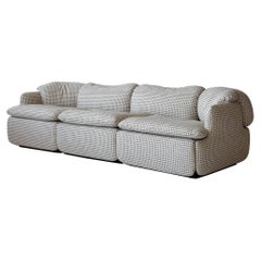 Divano Confidential di Alberto Rosselli per Saporiti