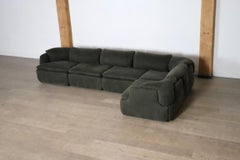 Confidential Sofa By Alberto Rosselli For Saporiti In Green Linen, Italy 1970s