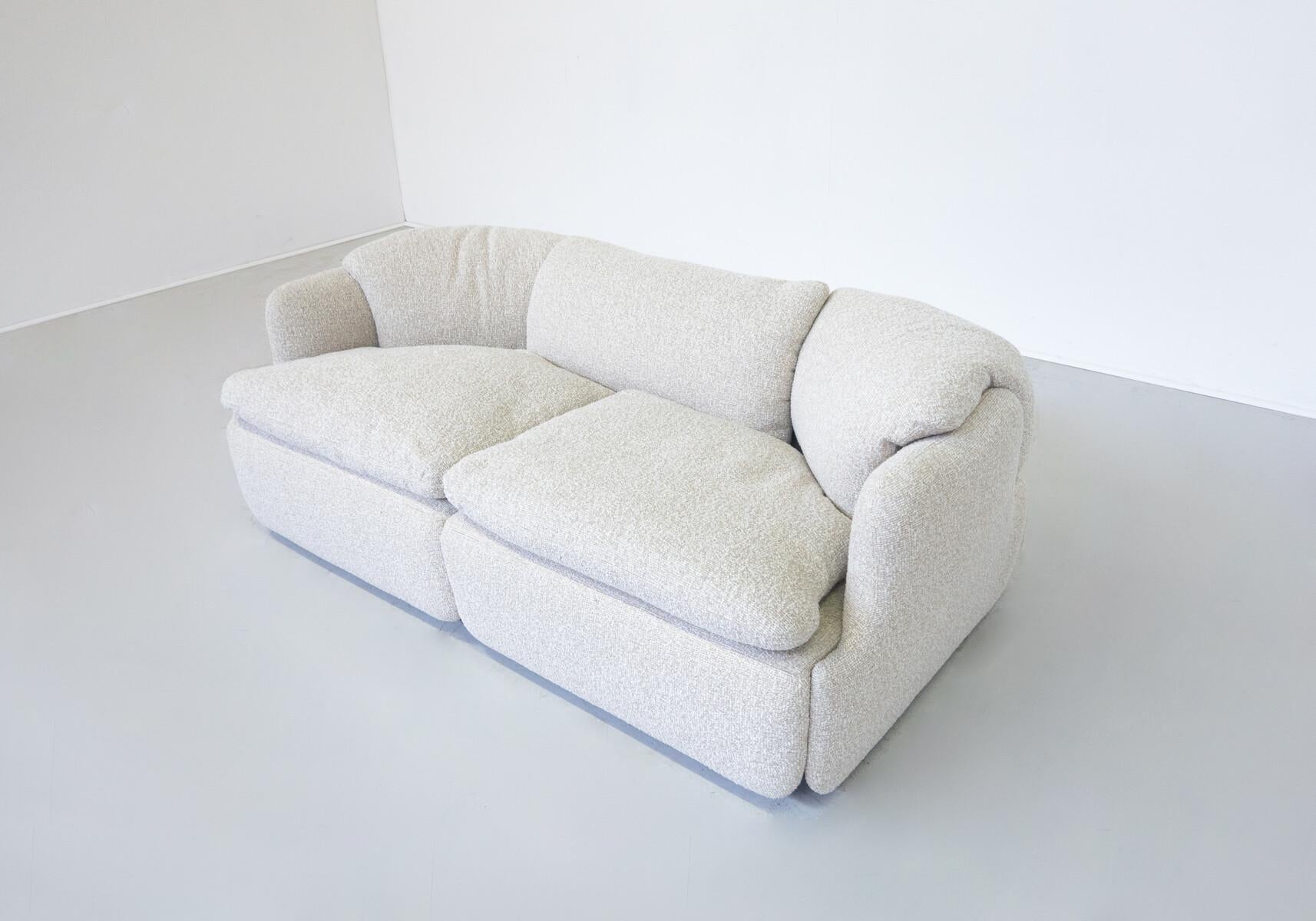 Confidential Sofa by Alberto Rosselli for Saporiti, Italy, 1970s  In Good Condition In Brussels, BE
