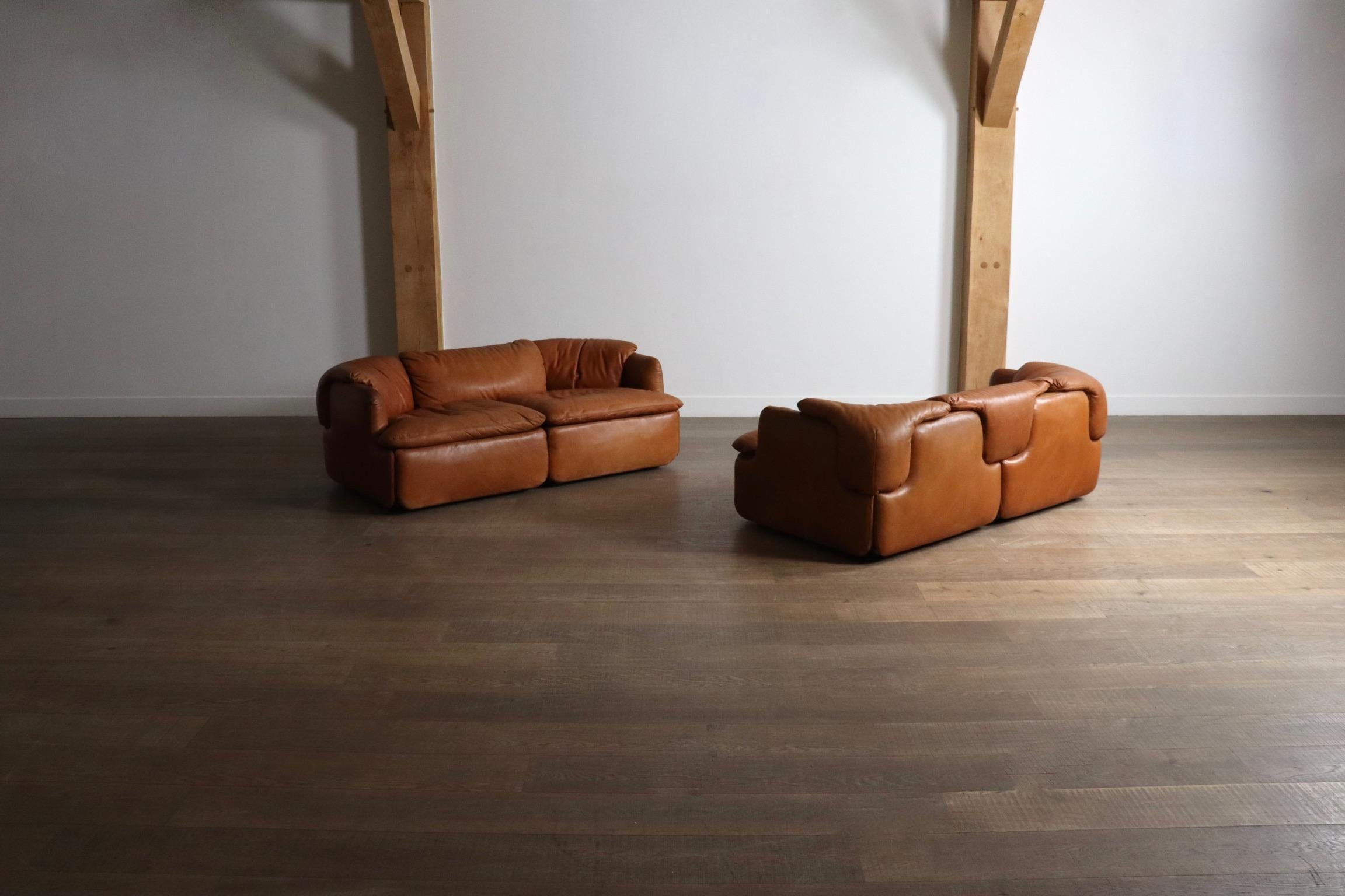 Confidential Sofa In Cognac Leather By Alberto Rosselli For Saporiti, Italy 1970 In Excellent Condition For Sale In ABCOUDE, UT
