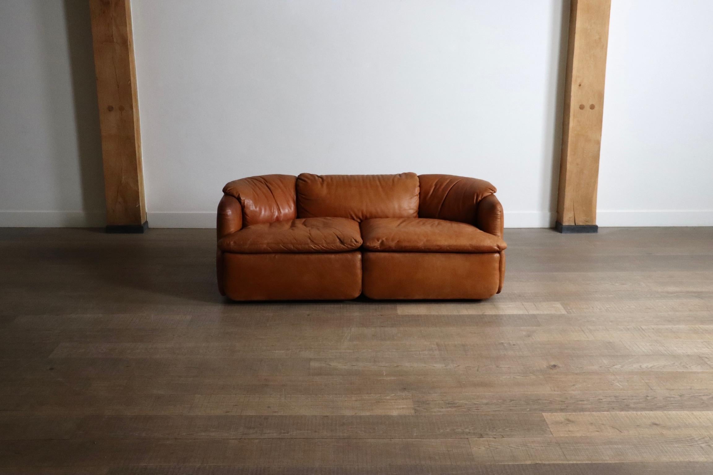 Confidential Sofa In Cognac Leather By Alberto Rosselli For Saporiti, Italy 1970 For Sale 1