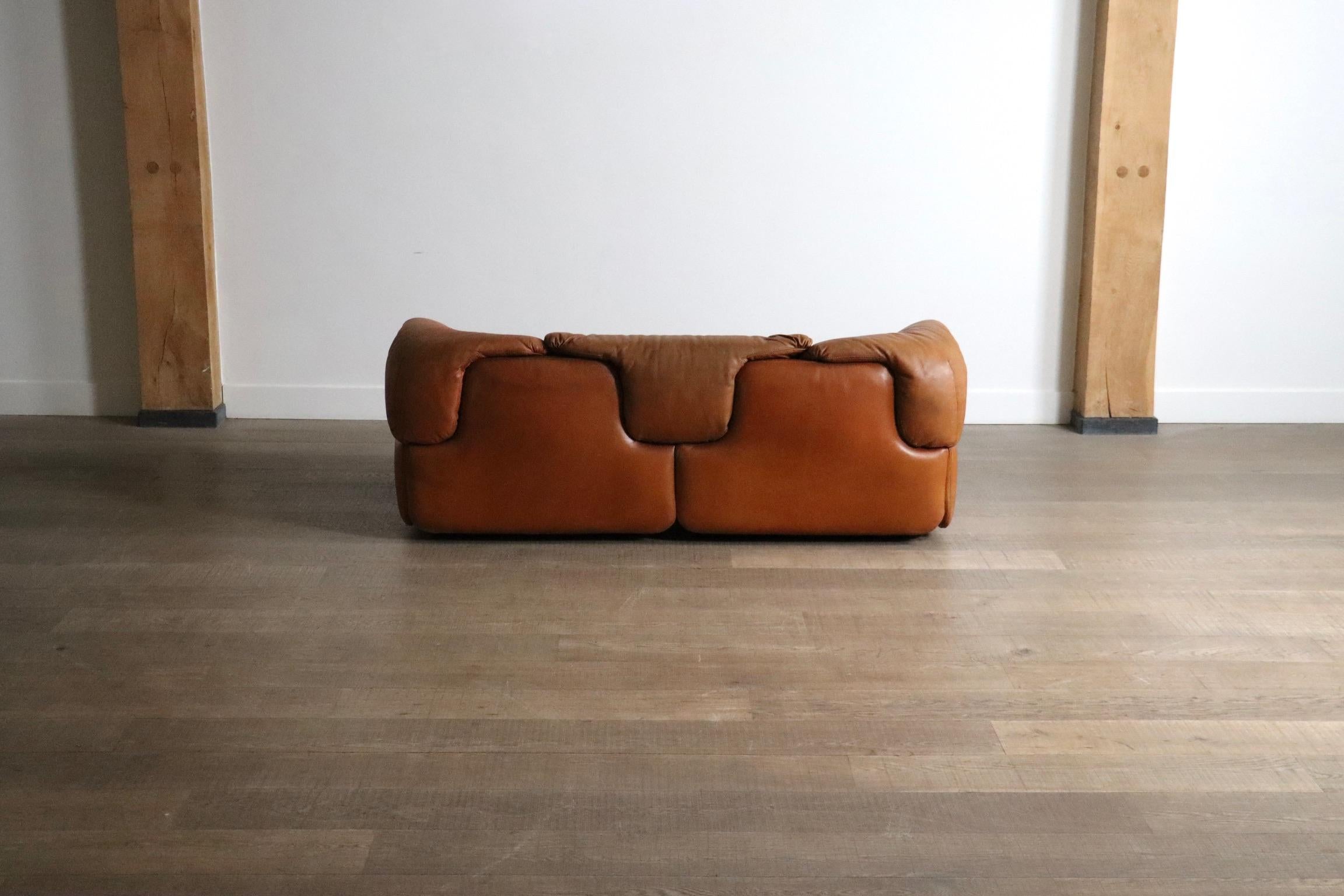 Confidential Sofa In Cognac Leather By Alberto Rosselli For Saporiti, Italy 1970 For Sale 2