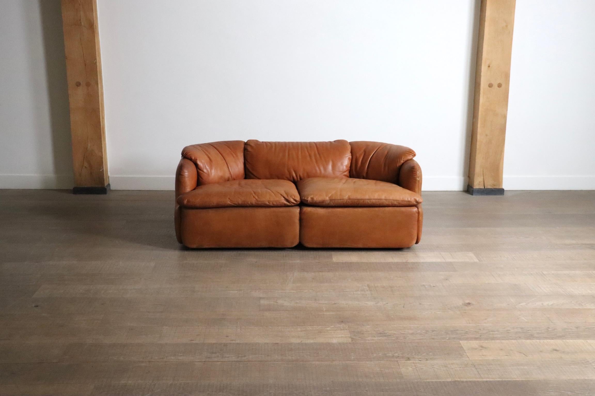 Confidential Sofa In Cognac Leather By Alberto Rosselli For Saporiti, Italy 1970 For Sale 5