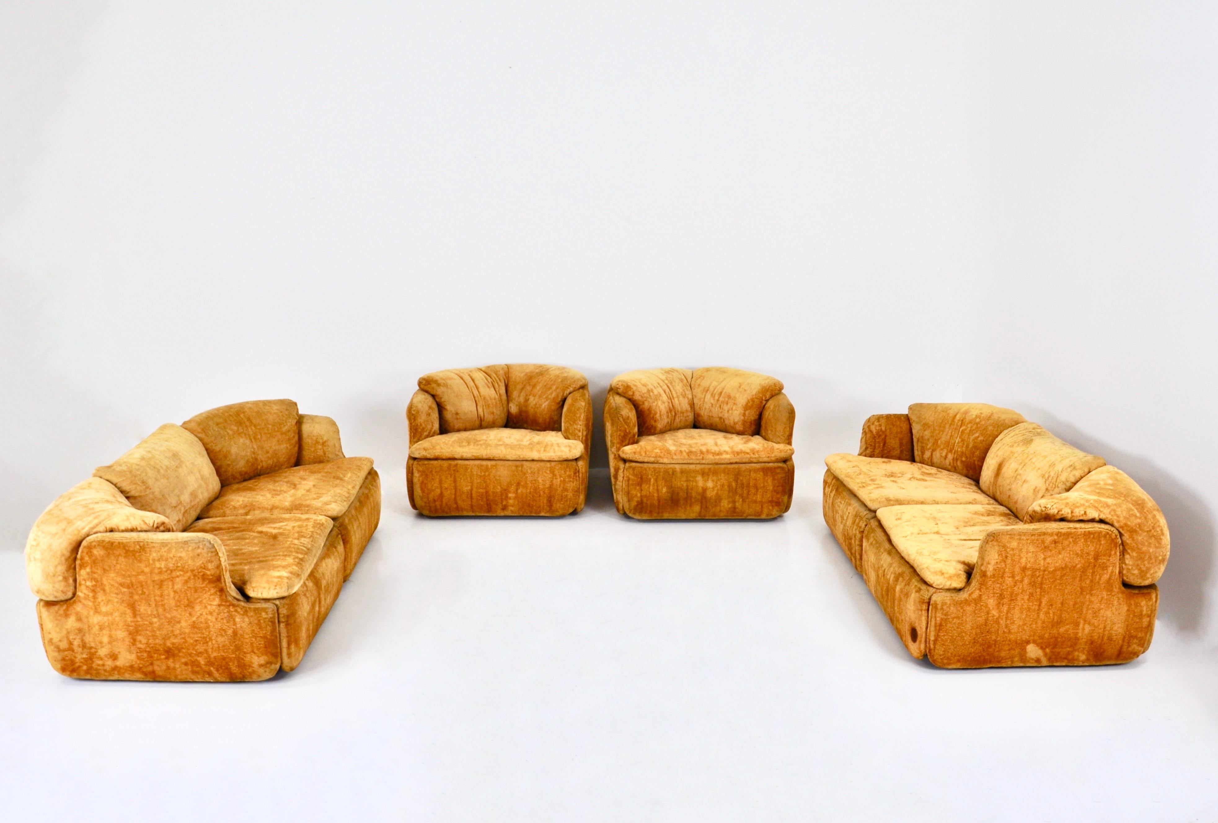 Mid-Century Modern Confidential Sofa Set by Alberto Rosselli for Saporiti, 1970s For Sale