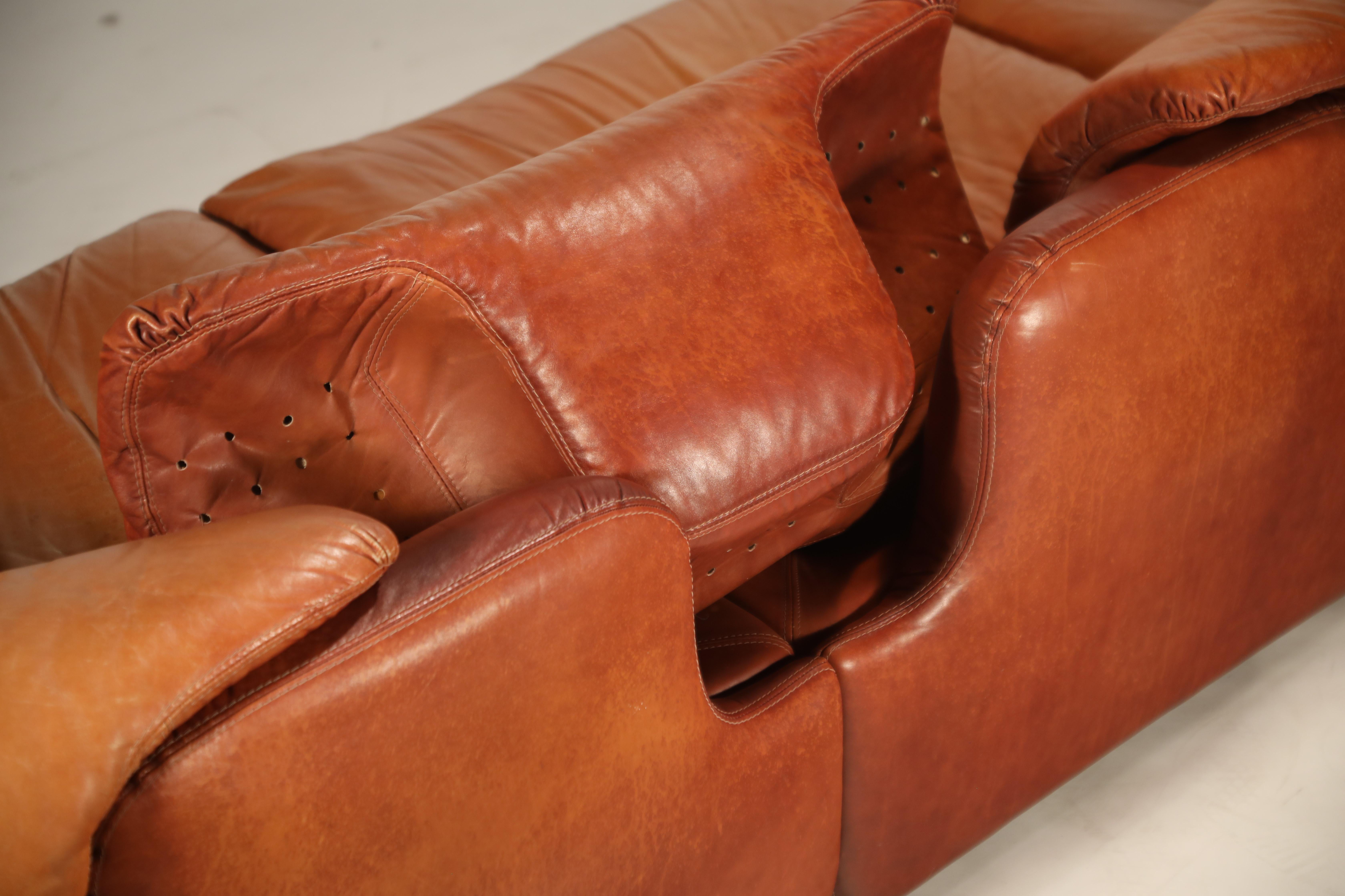 'Confidential' Three-Seat Leather Sofa by Alberto Roselli for Saporiti, 1972 7