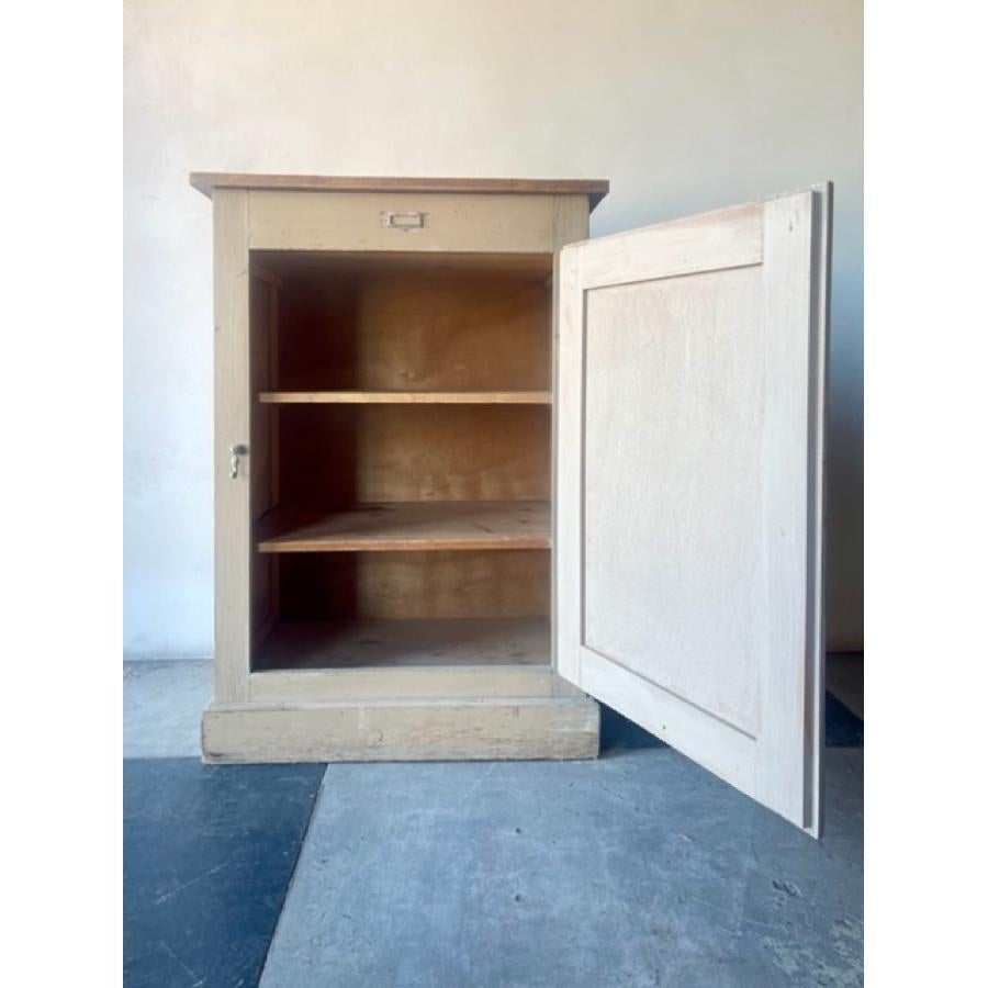 Confiture Cabinet, FR-0275-03 In Good Condition For Sale In Scottsdale, AZ