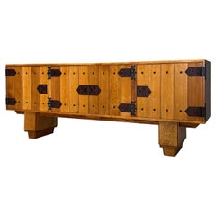 'Confonorm S.A.' monumental Spanish mid-century Brutalist oak sideboard, 1970's