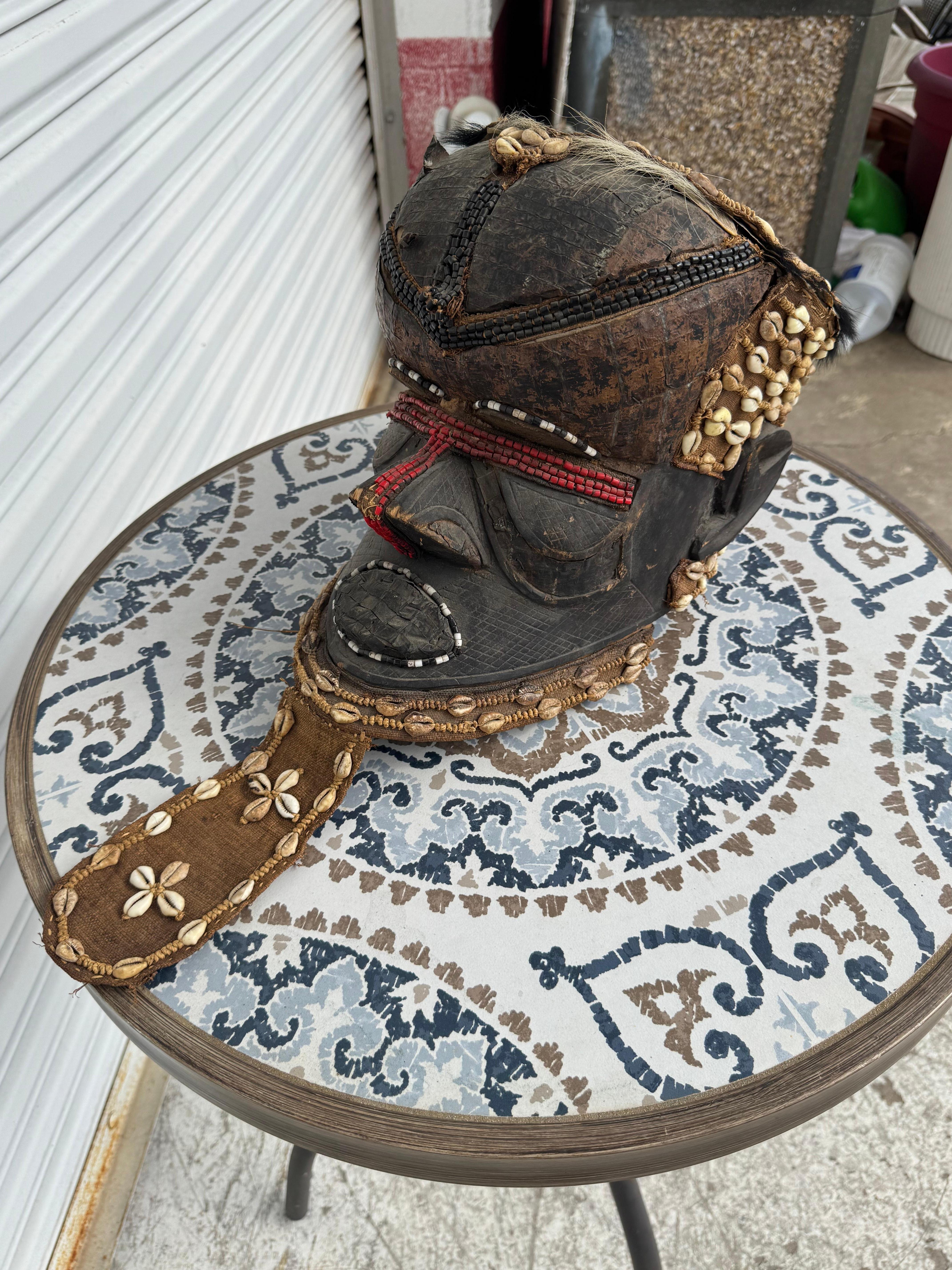 Kongolesische Kuba Bwoon-Helm-Maske im Angebot 2