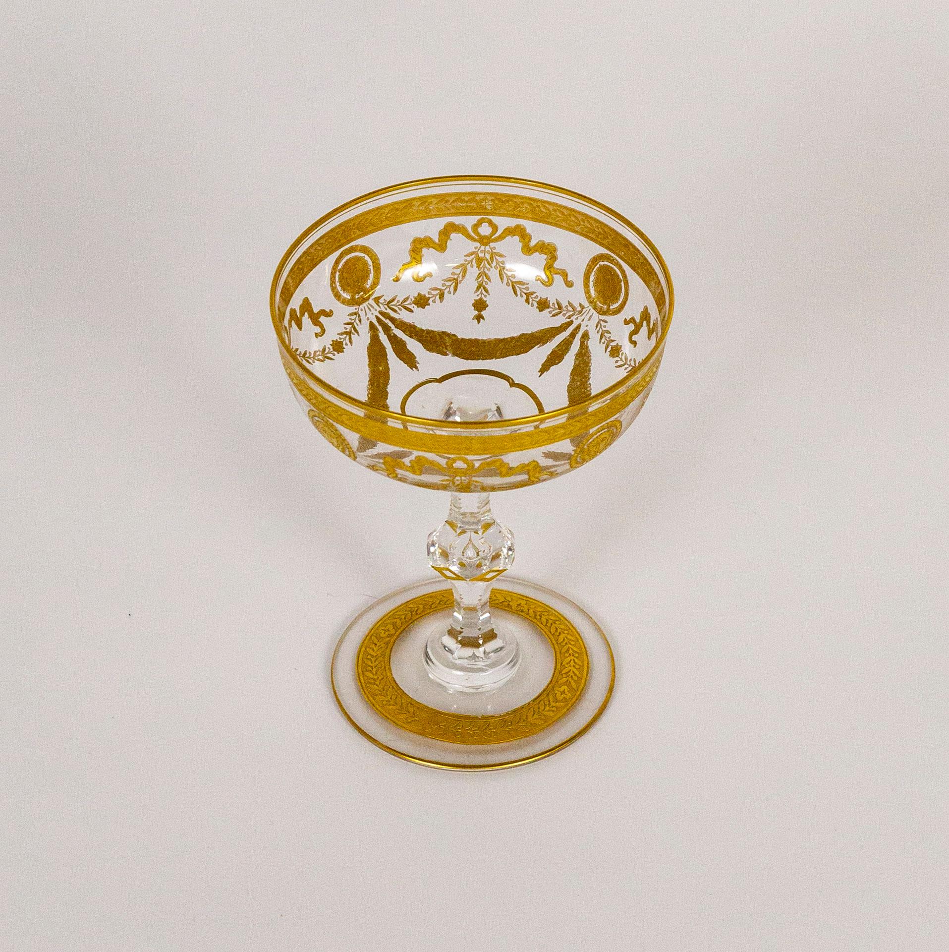 Bicchieri da champagne Coupe in cristallo dorato in stile Congresso di Saint Louis, set di 4 pezzi in vendita 1
