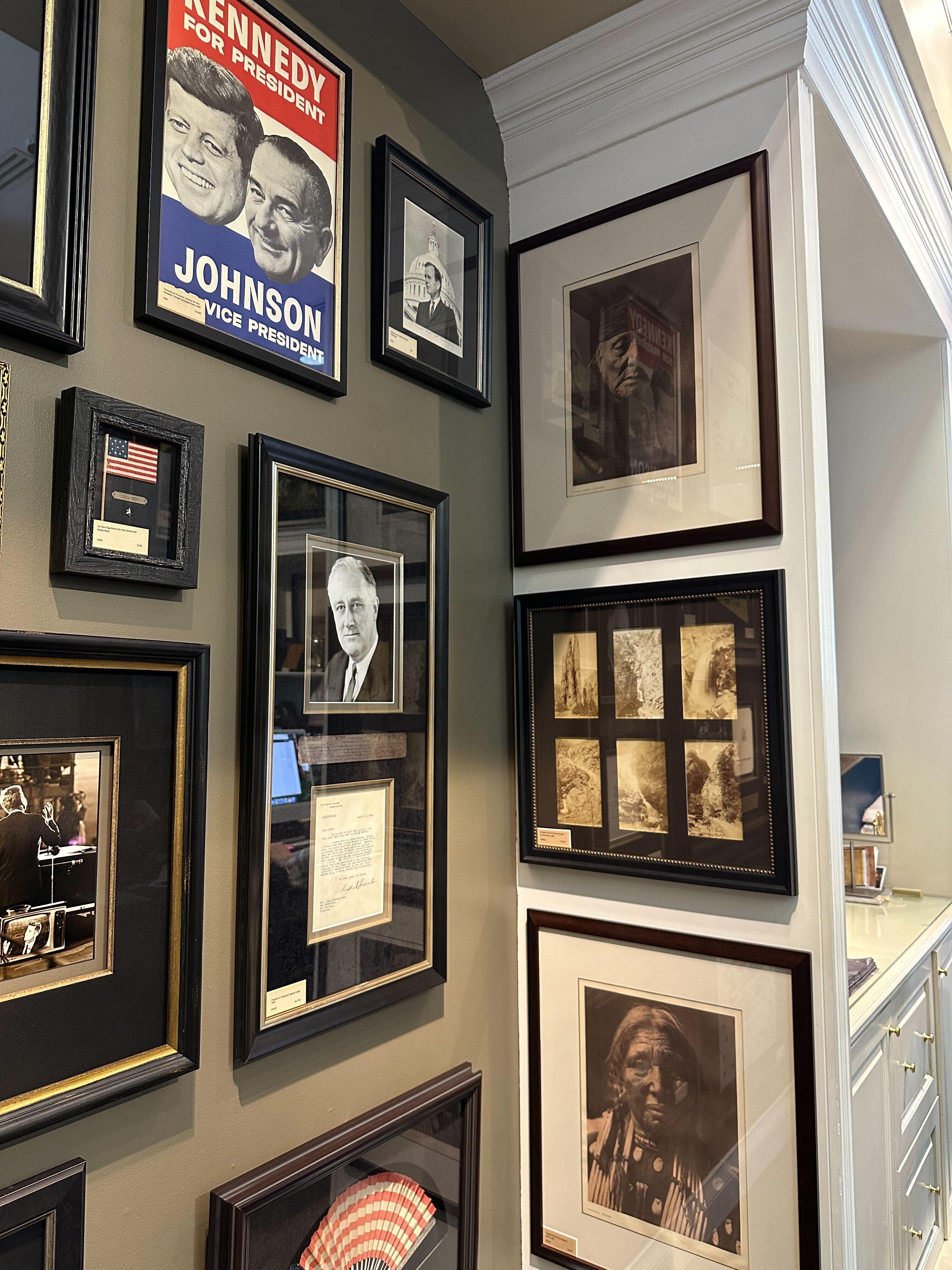 Fotografía firmada por el congresista George Bush en venta 2