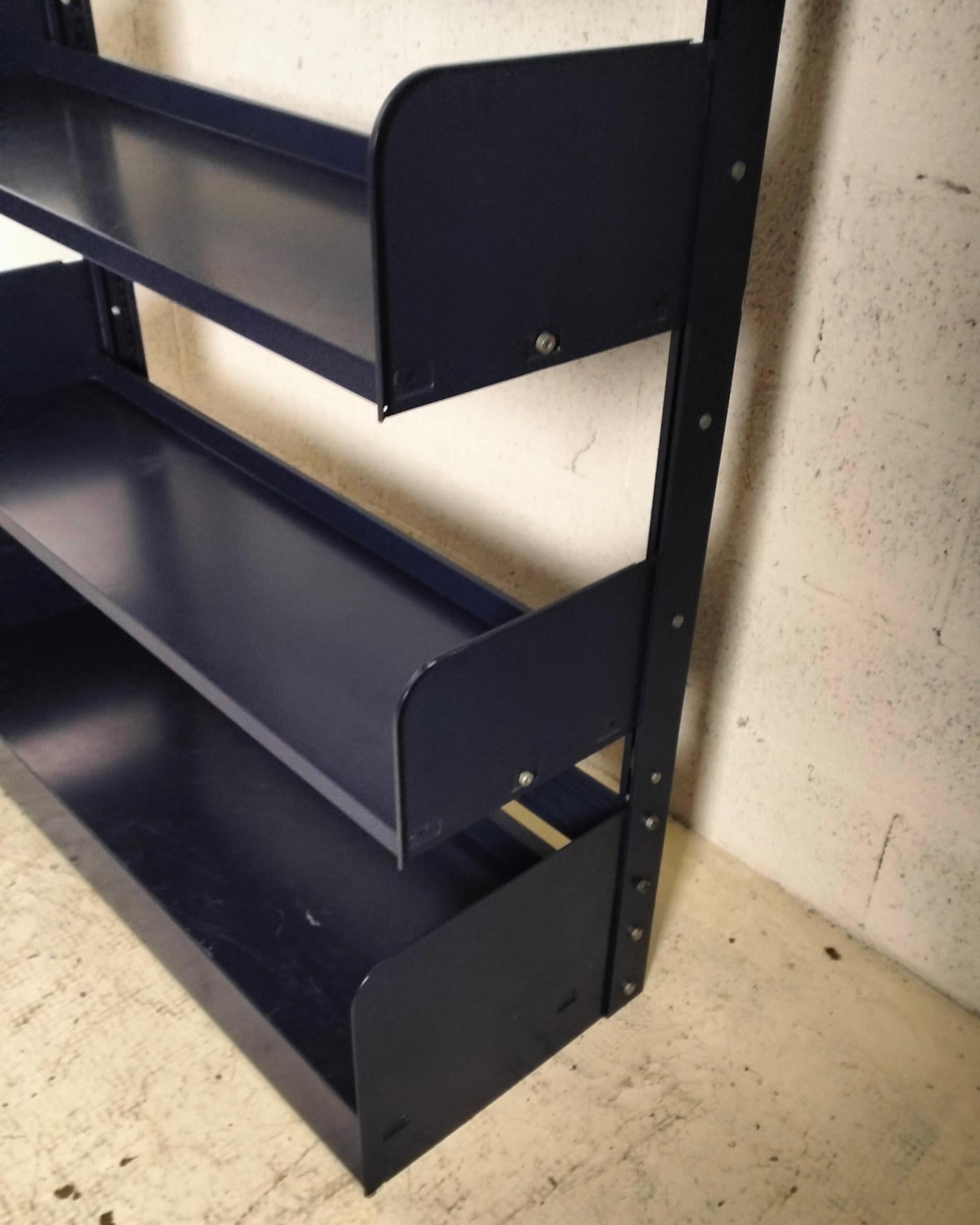 Librerie in metallo blu 