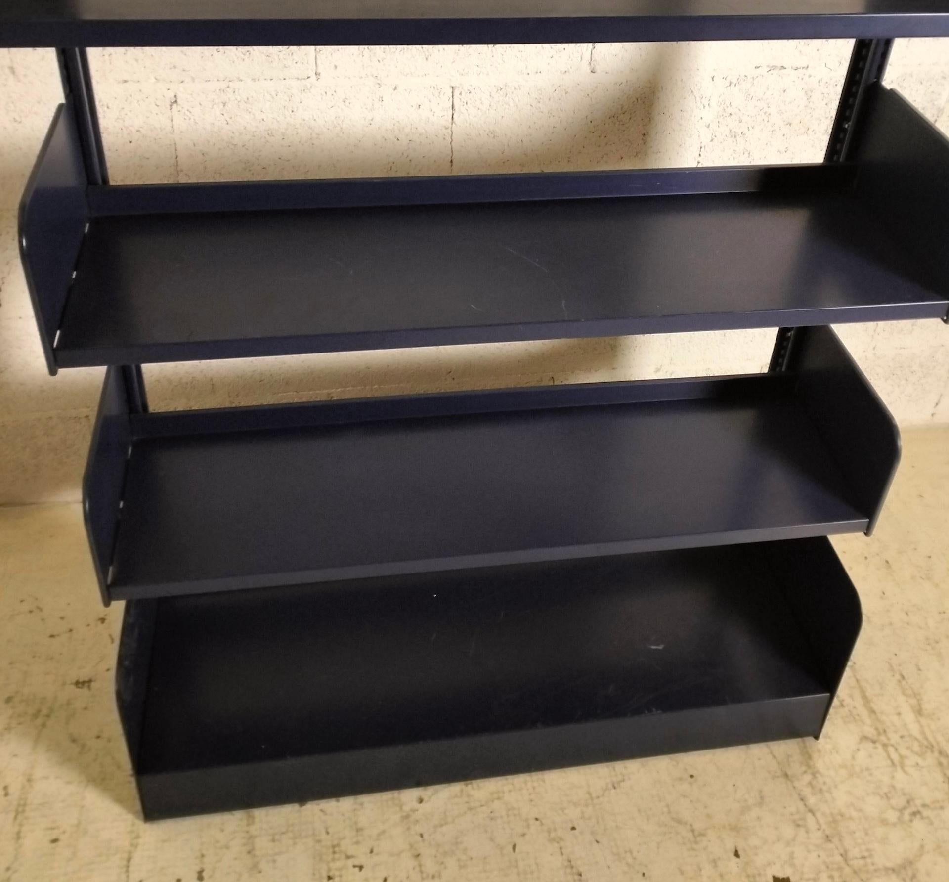 Librerie in metallo blu 