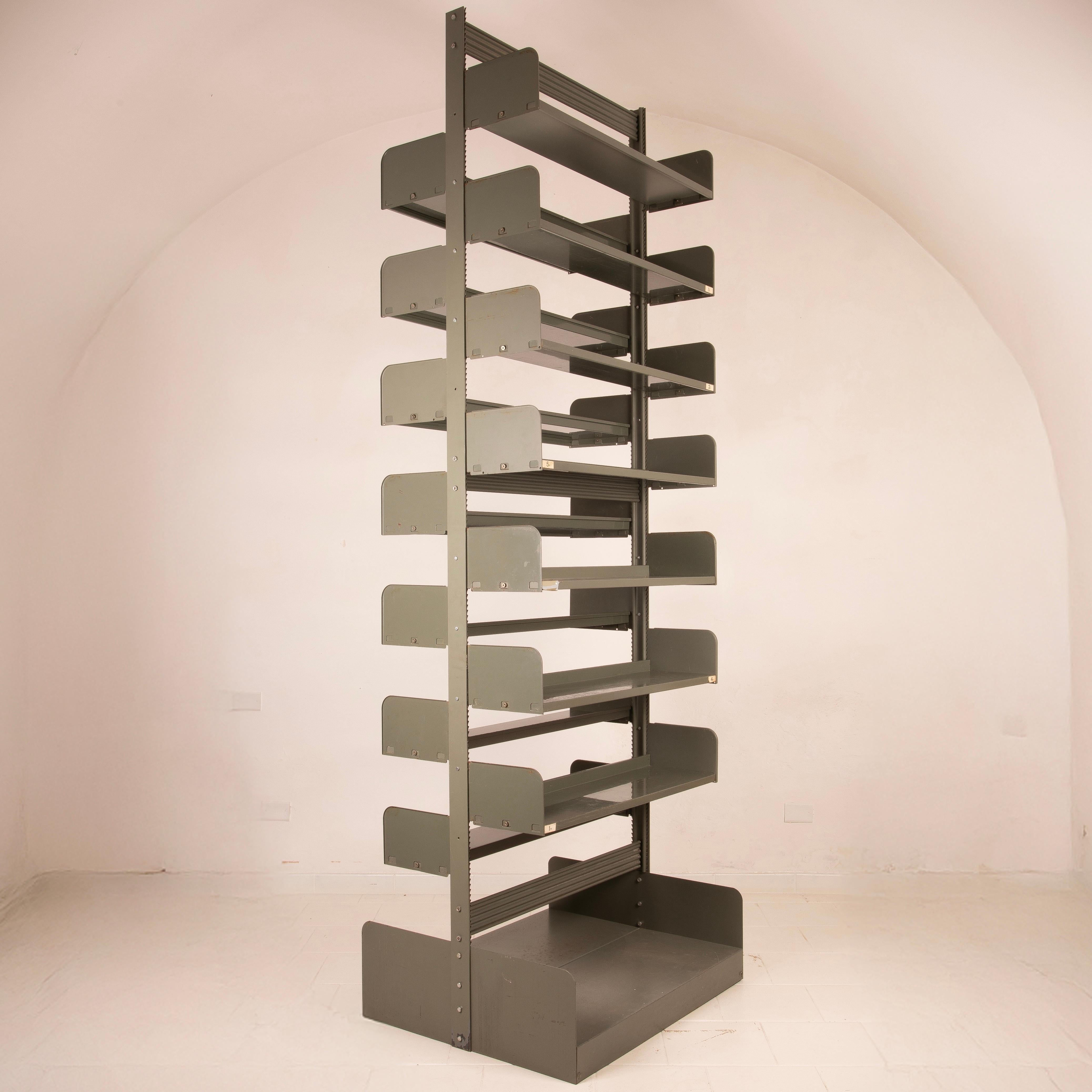 Congresso XL Bookcase produced by Lips Vago in the 1960s Set of 2 in vendita 5