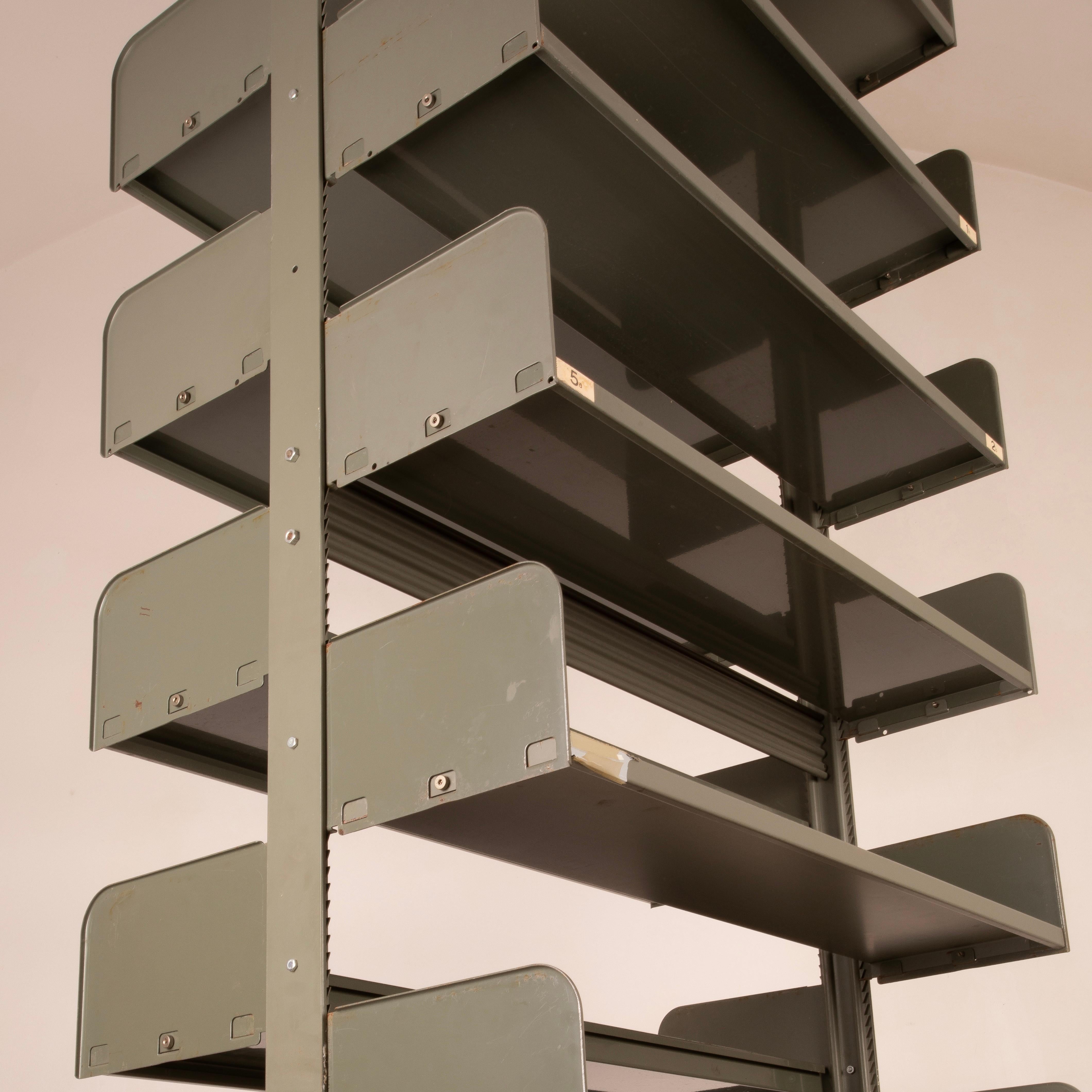 Congresso XL Bookcase produced by Lips Vago in the 1960s Set of 2 in vendita 7