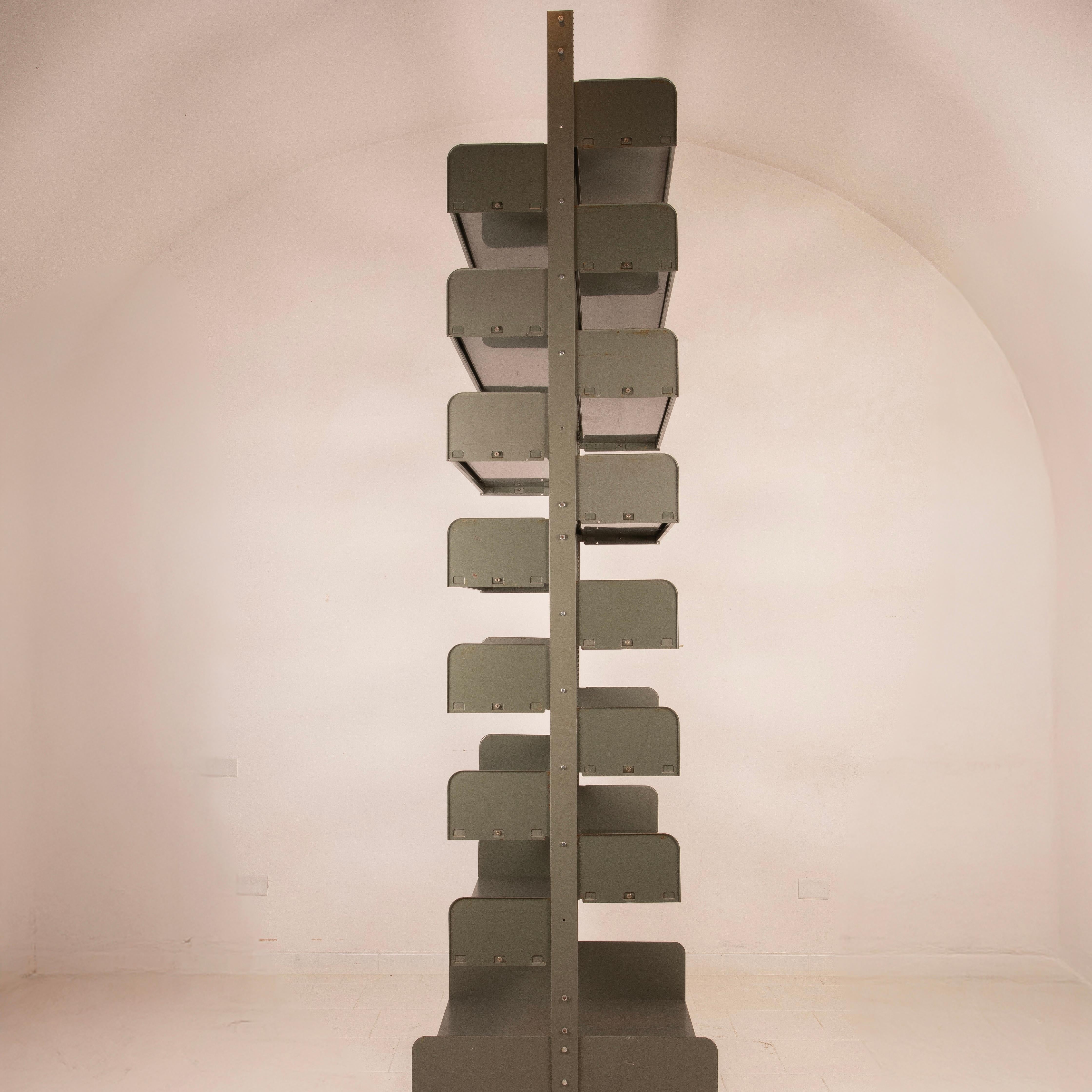 Congresso XL Bookcase produced by Lips Vago in the 1960s Set of 2 In condizioni buone in vendita a Conversano, IT