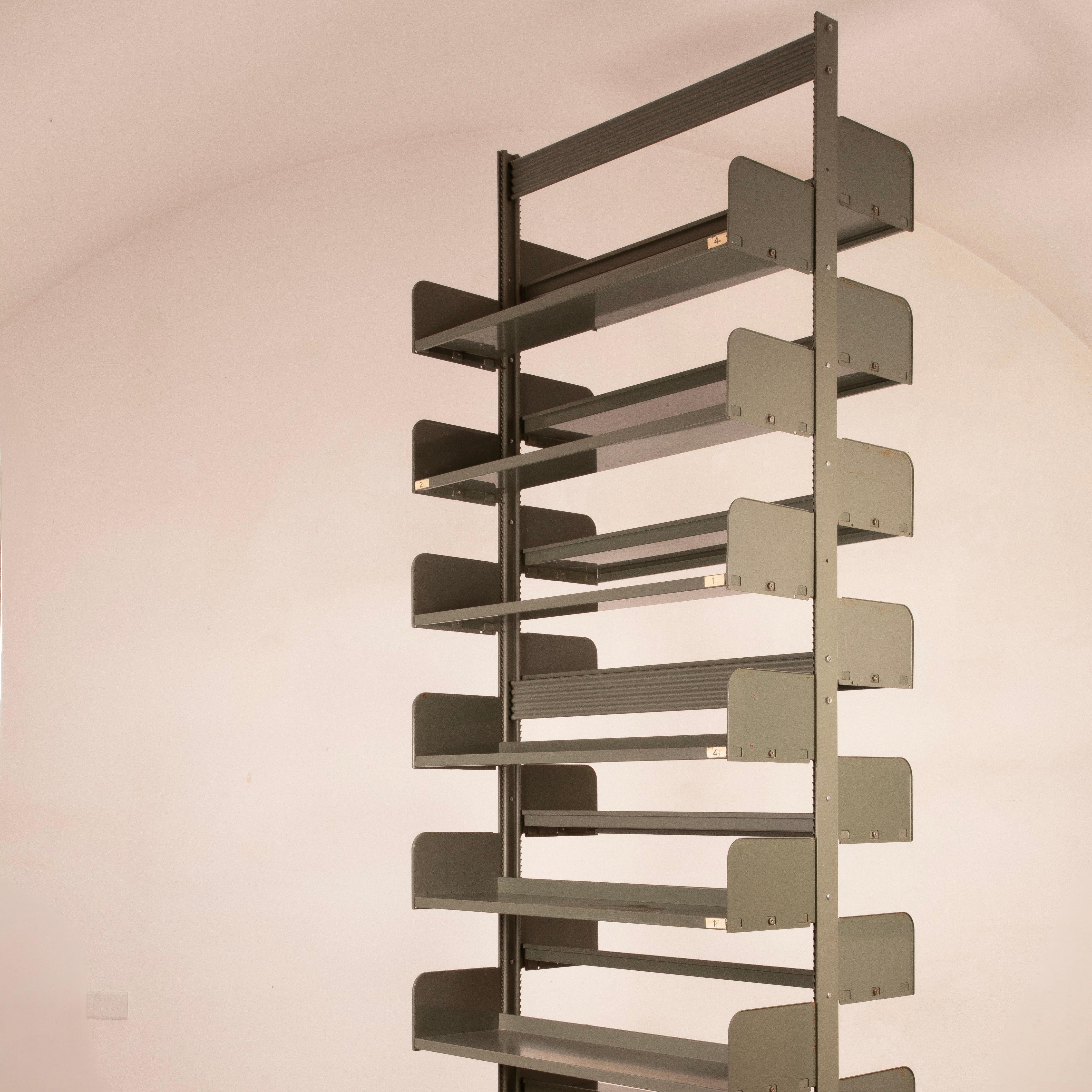 Industriale Congresso XL Bookcase produced by Lips Vago in the 1960s Set of 3 in vendita