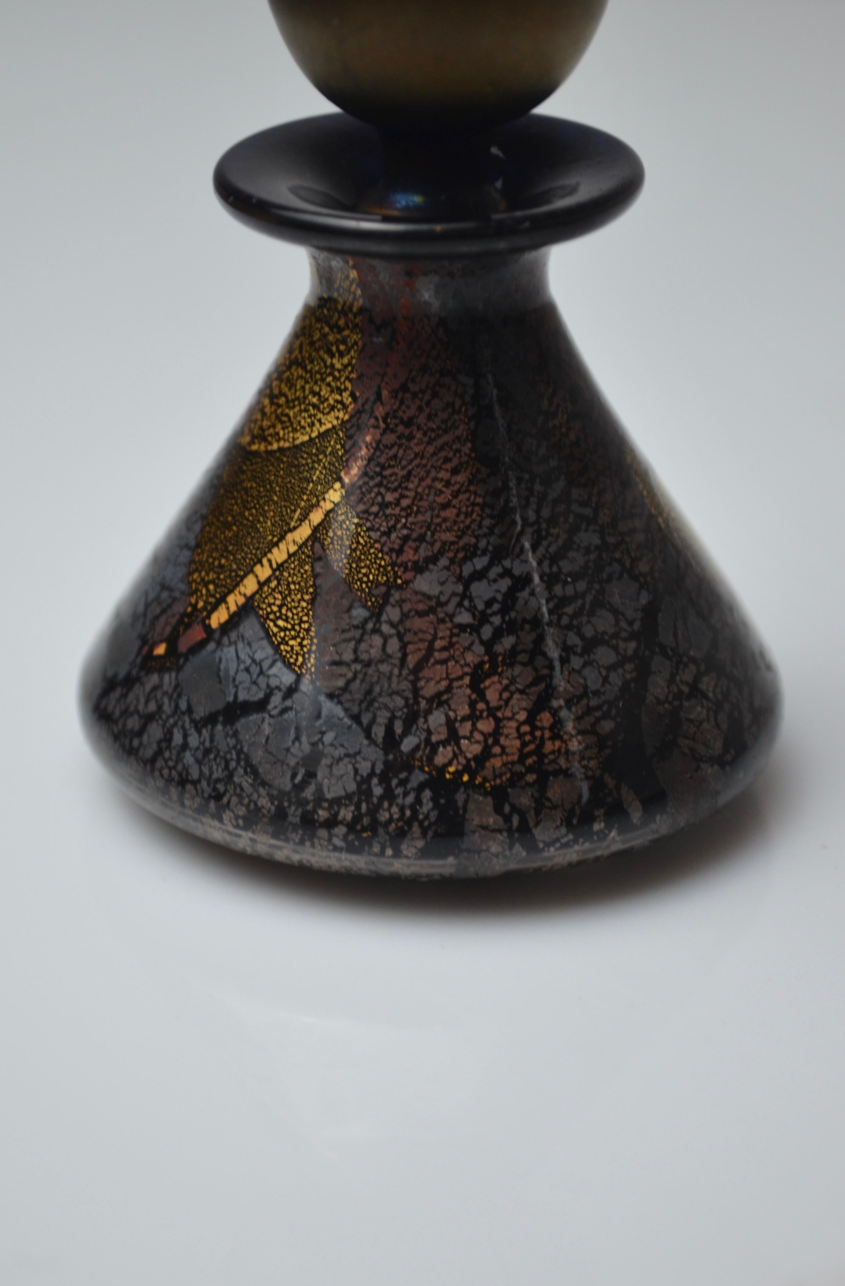 Botella cónica de vidrio soplado para perfume en negro, cobre y oro, Isle of Wight Studio en Bueno estado para la venta en Marinha Grande, PT