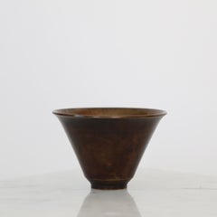 Ciotola conica in bronzo disegnata da Just Andersen, anni '20, Danimarca