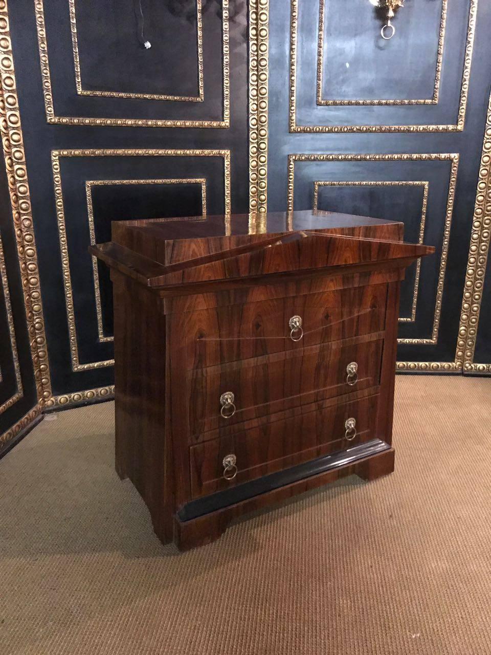 Tedesco Cassettiera conica / scaffale in stile antico Biedermeier in vendita