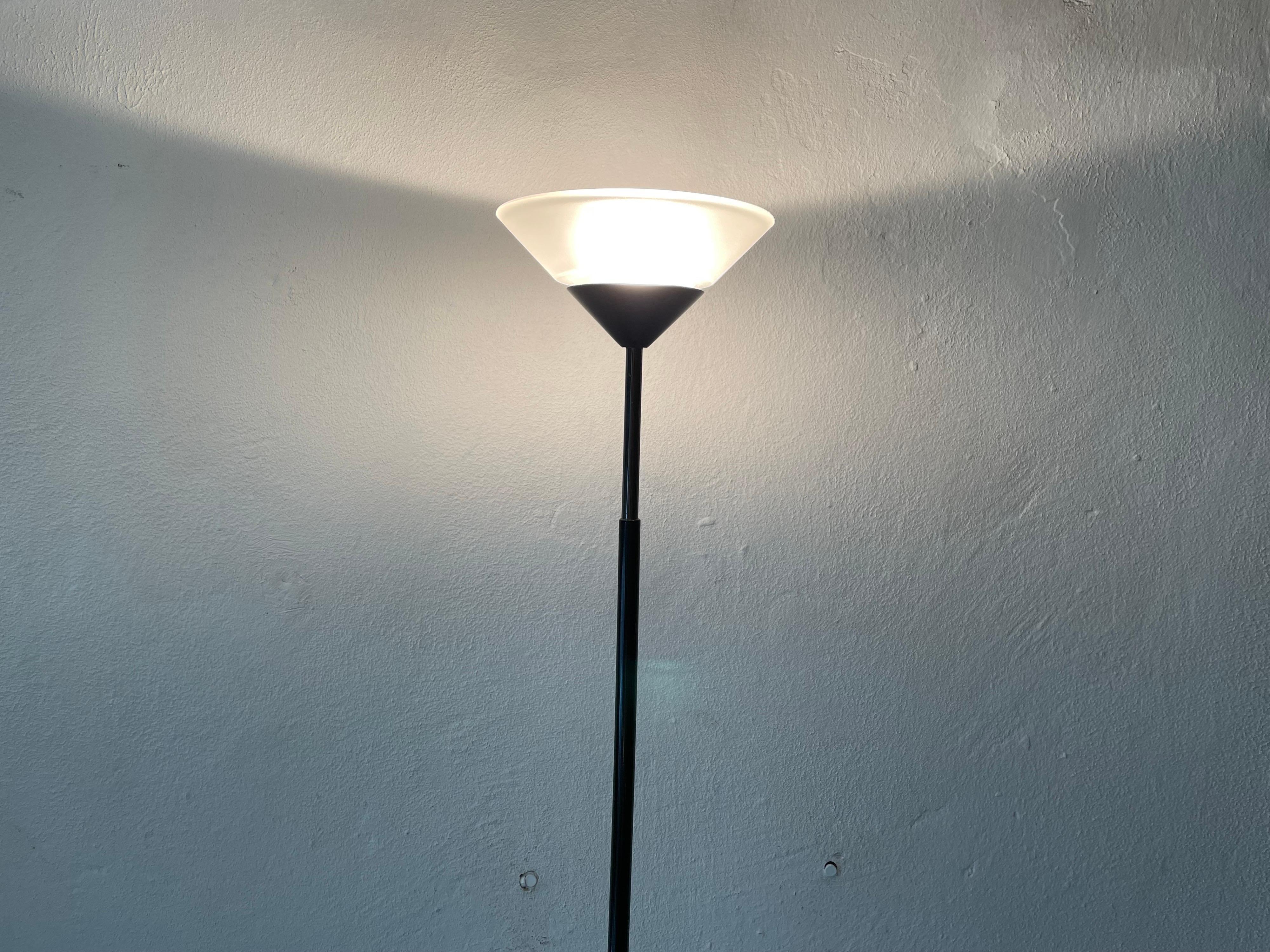 Conical Glass and Black Metal Floor Lamp by Tronconi, 1970s, Italy For Sale 3