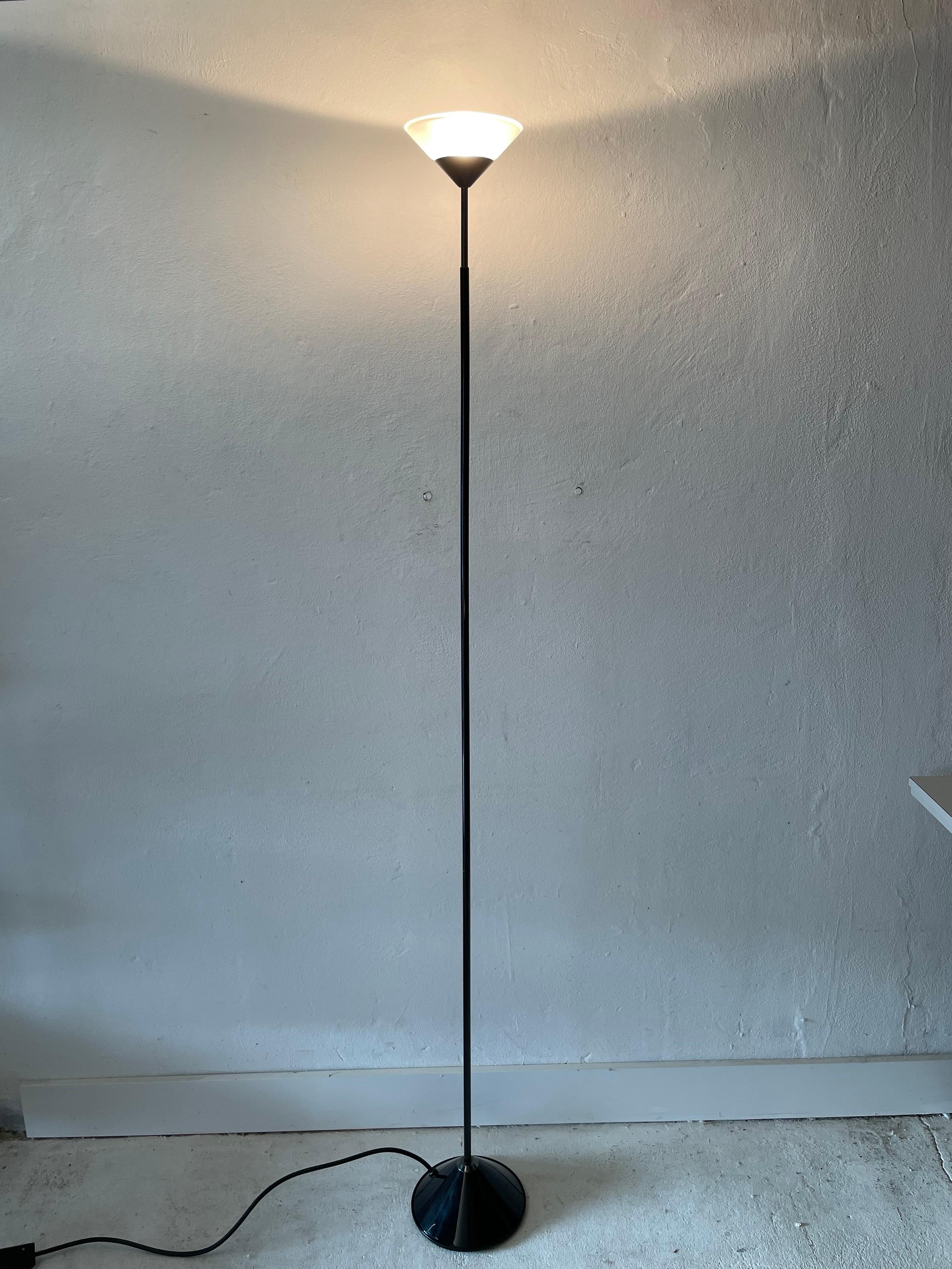 Late 20th Century Conical Glass and Black Metal Floor Lamp by Tronconi, 1970s, Italy For Sale