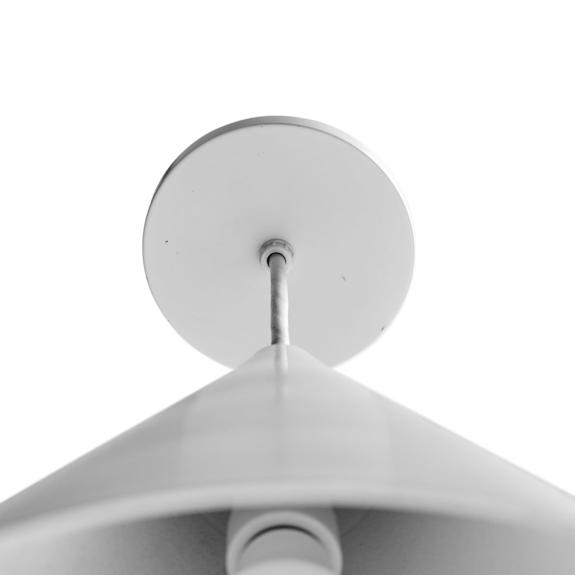 Danese Lampada a sospensione a forma conica di Arne Jacobsen in vendita
