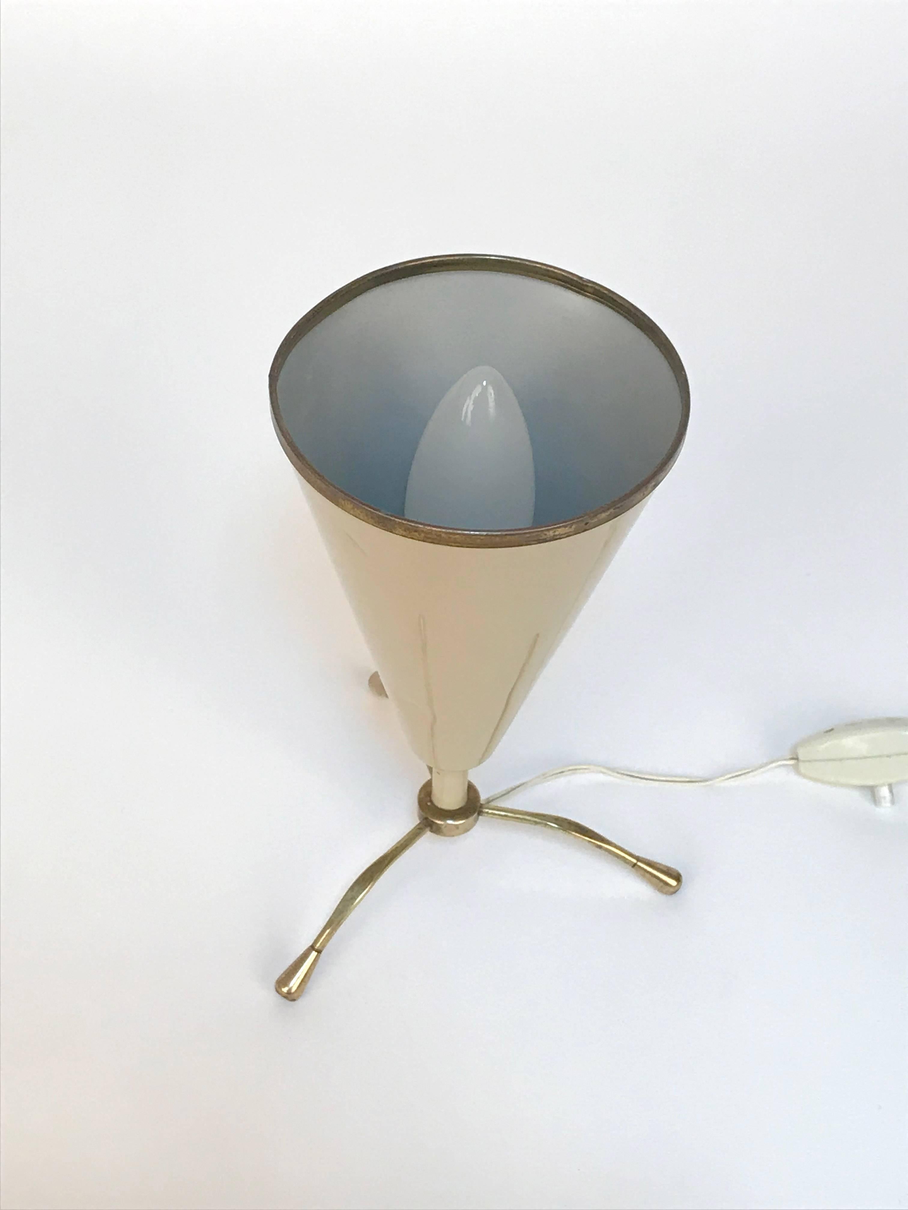 Conical Table Lamp in Beige Lacquered Metal and Brass, Tripod Italy, 1950s 2