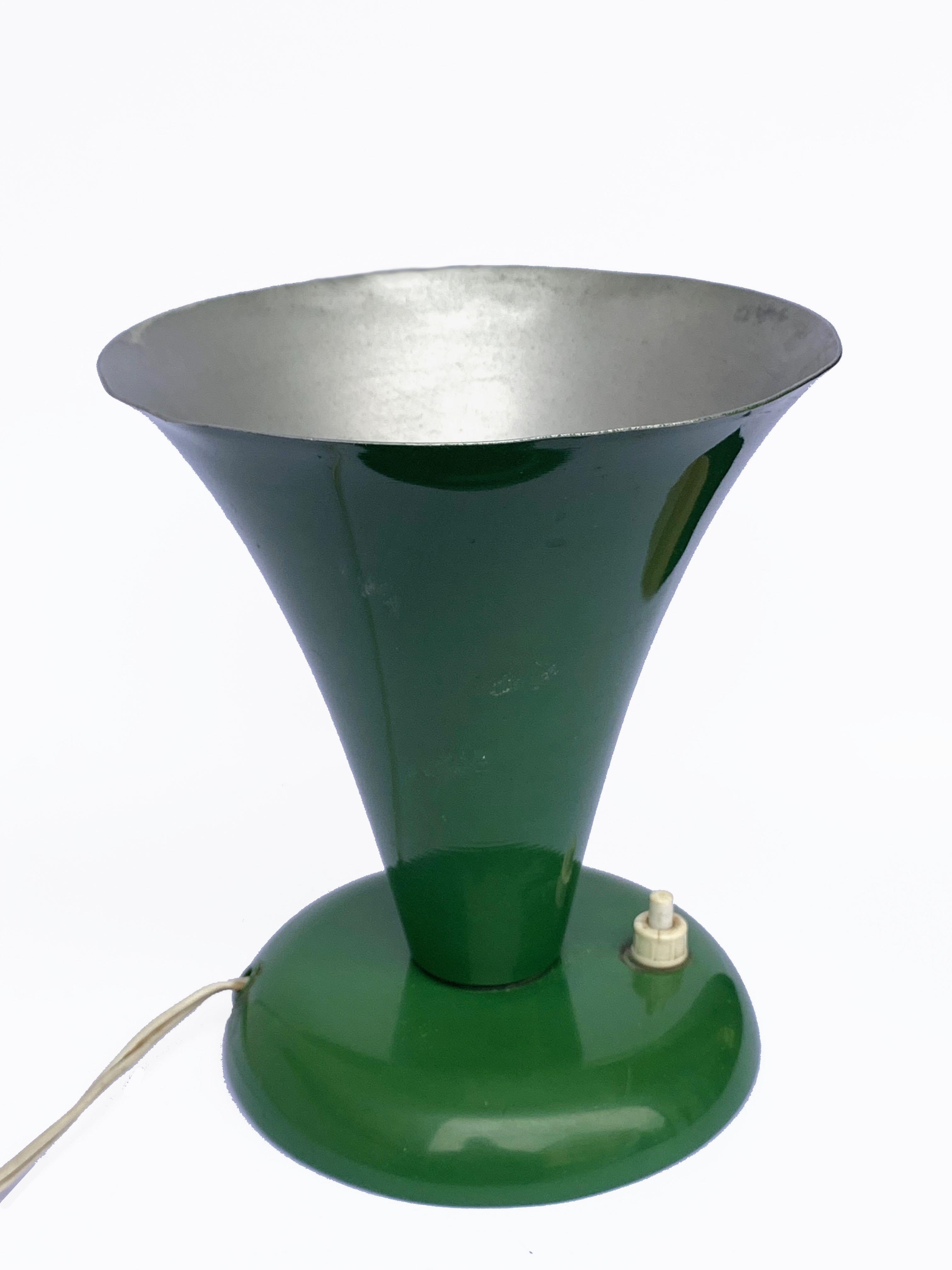 20th Century Conical Table Lamp in Green Lacquered Metal, Italy, 1950s