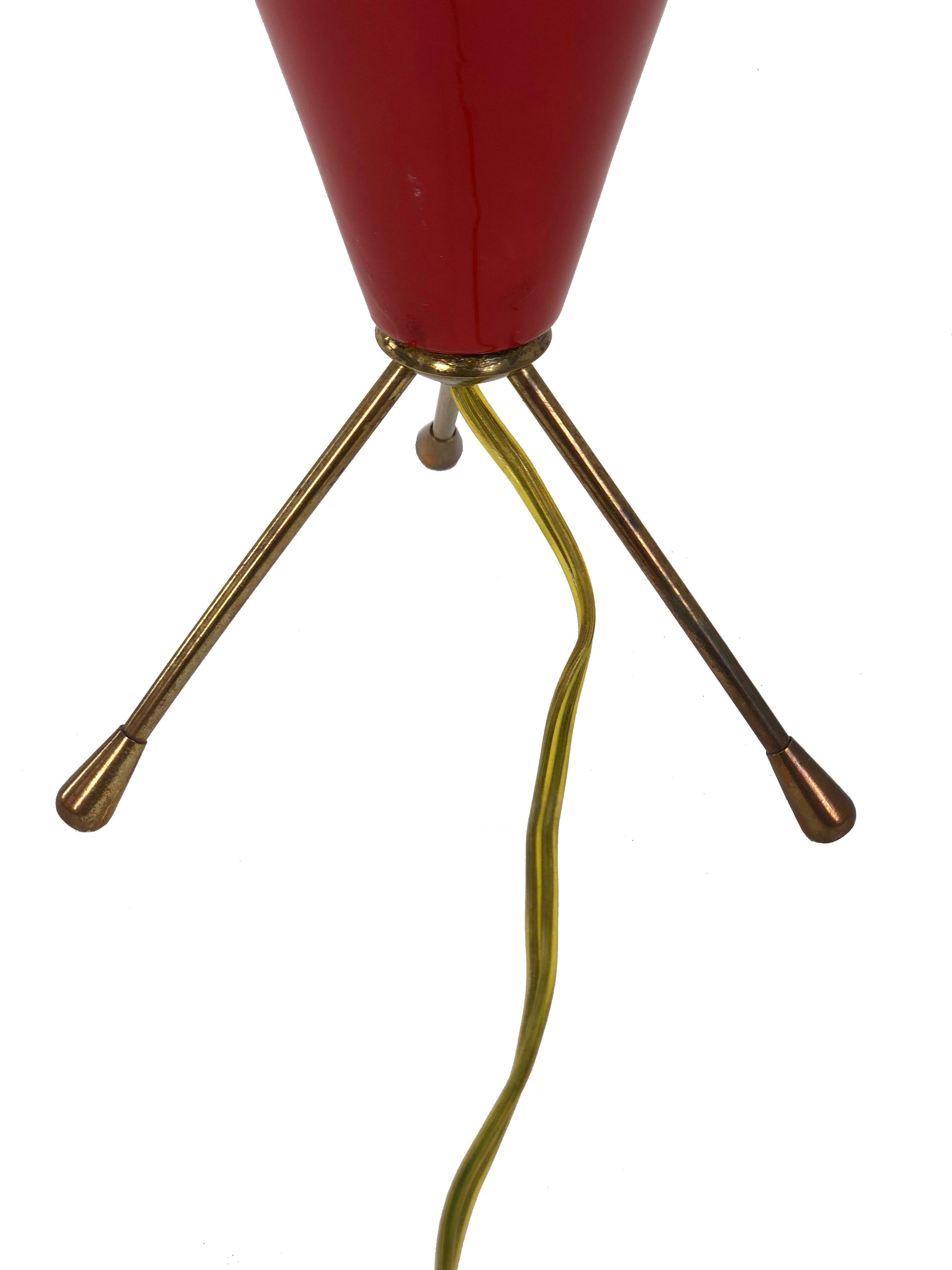 Conical Tripod Table Red Lamp in Brass and Lacquered Metal, Italy, 1950s In Good Condition In Rome, IT