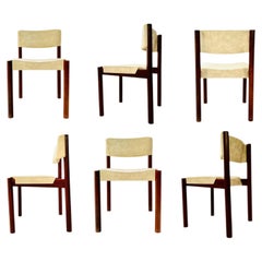 Conjunto de 6 sillas de 1960 atribuidas a Biosca en madera de Iroco y símil cuer