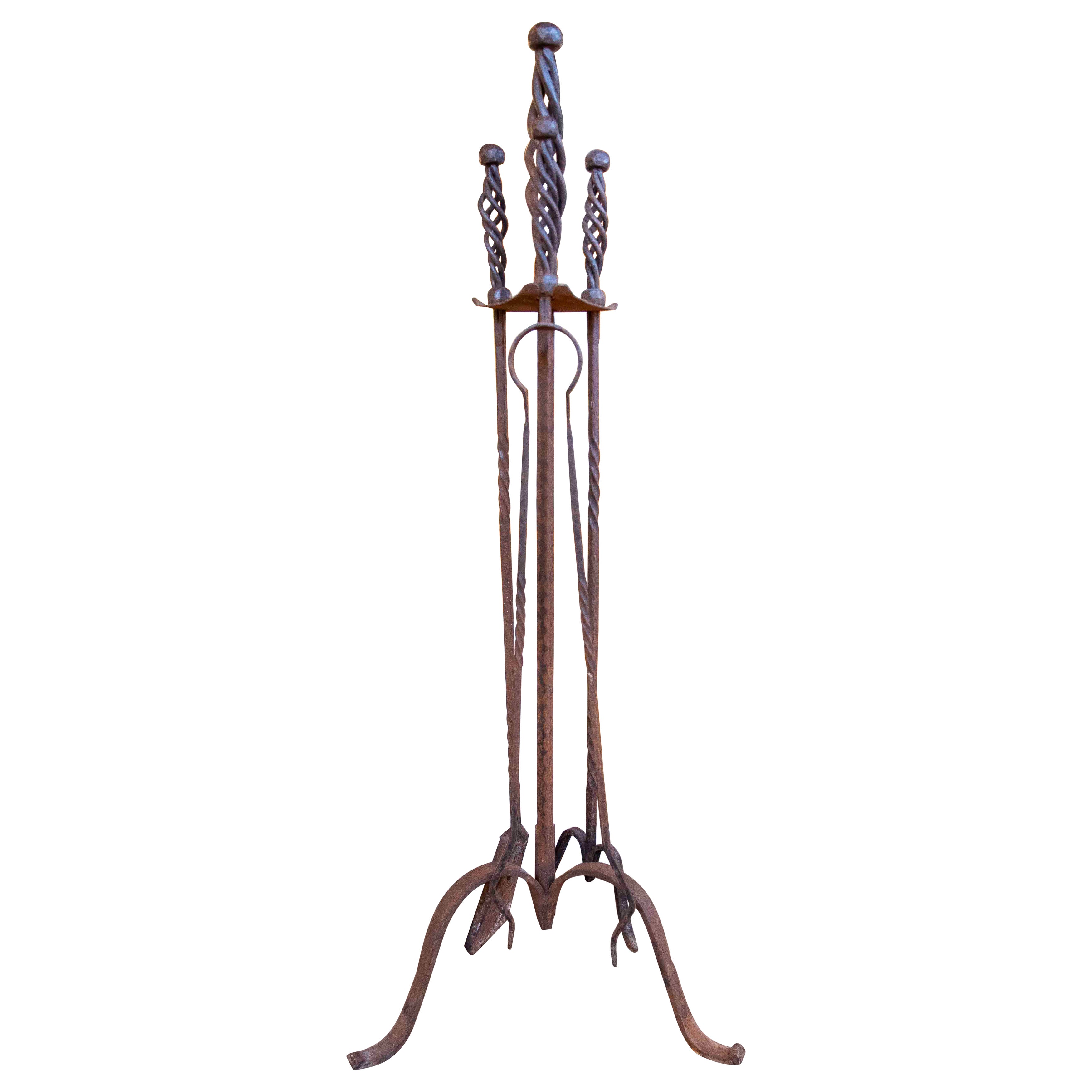 Conjunto de utensilios de chimenea en hierro forjado, siglo XIX For Sale