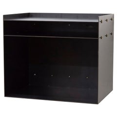 Comodino o tavolo da letto galleggiante Connect personalizzabile in acciaio