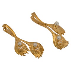 Connected Leaves Earrings in 18 Kt Gold and Certified Natural Bahraini Pearls