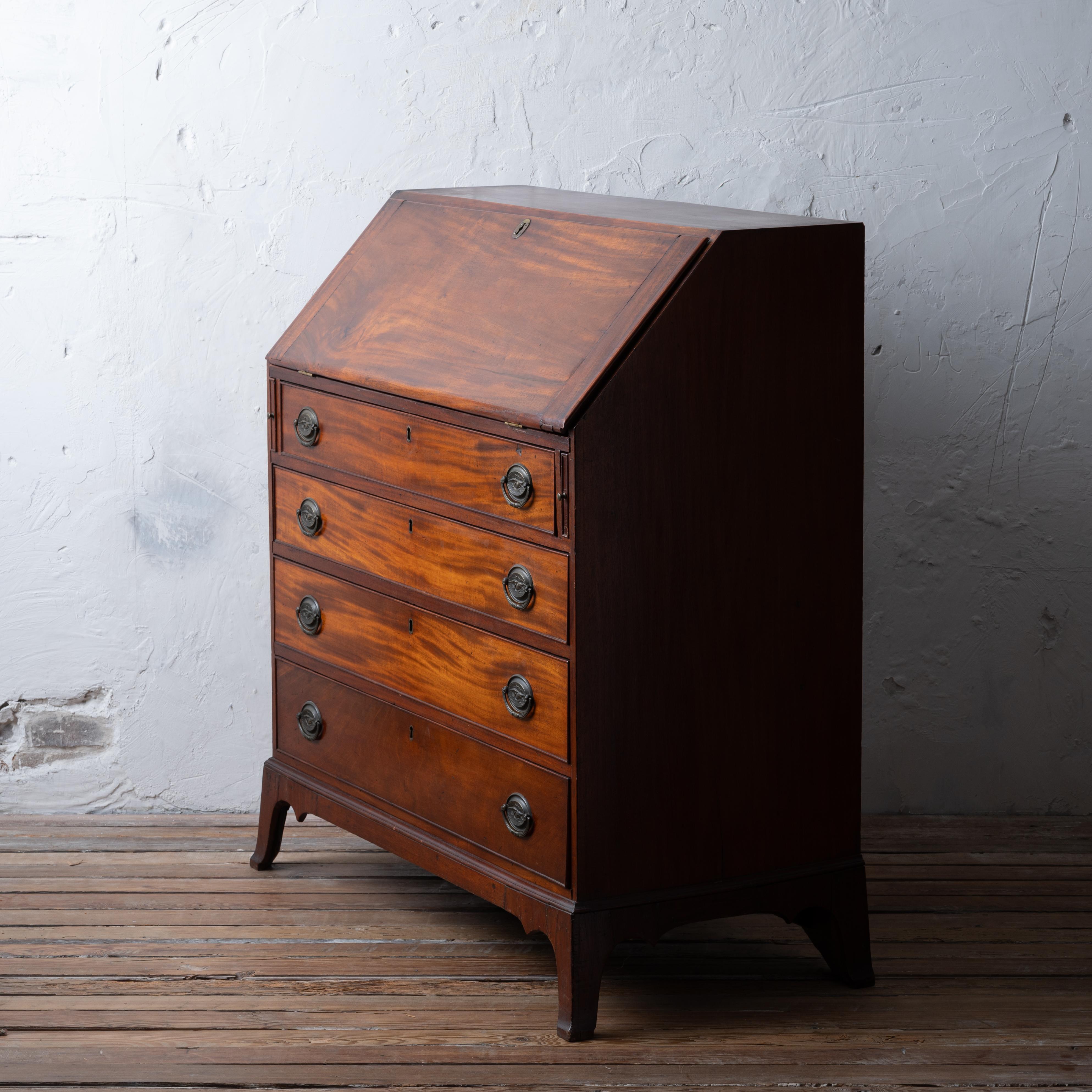 Connecticut Mahogany Slant Front Desk, c.1800 For Sale 6