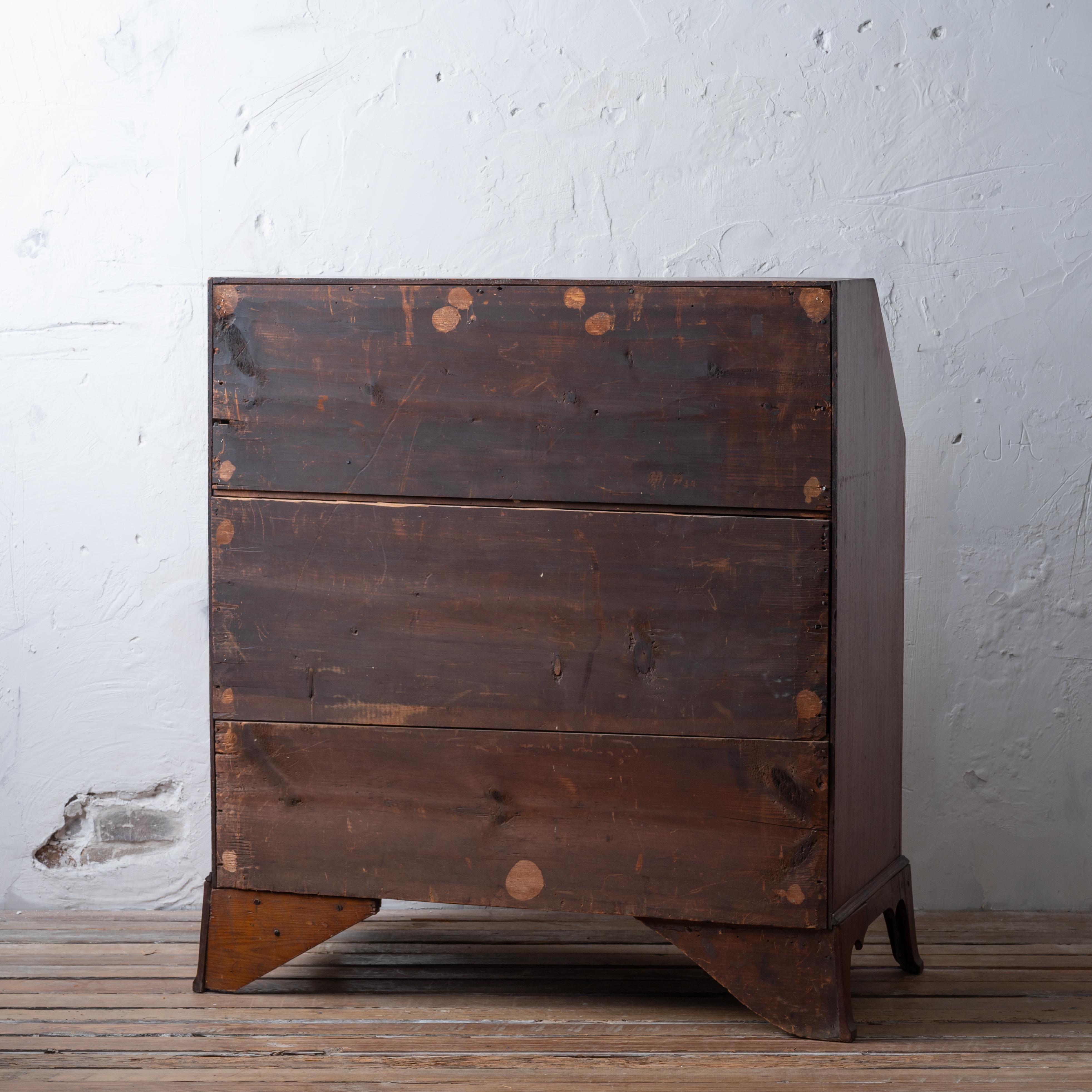 Connecticut Mahogany Slant Front Desk, c.1800 For Sale 10