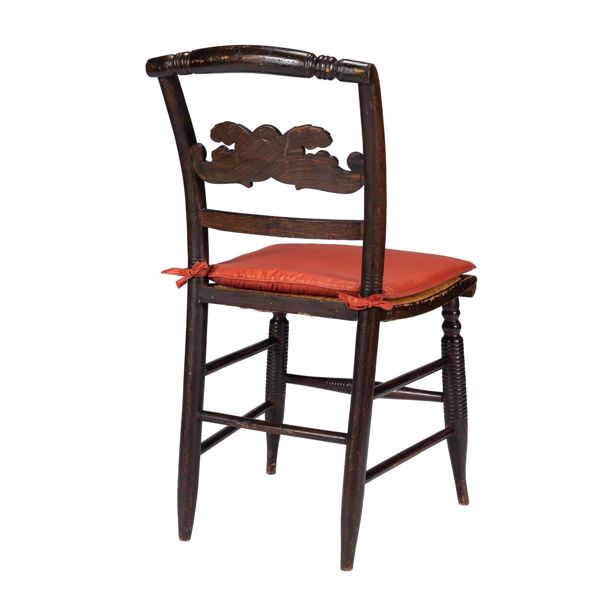 American Connecticut Valley rush seat painted Hitchcock side chair, 1830 For Sale