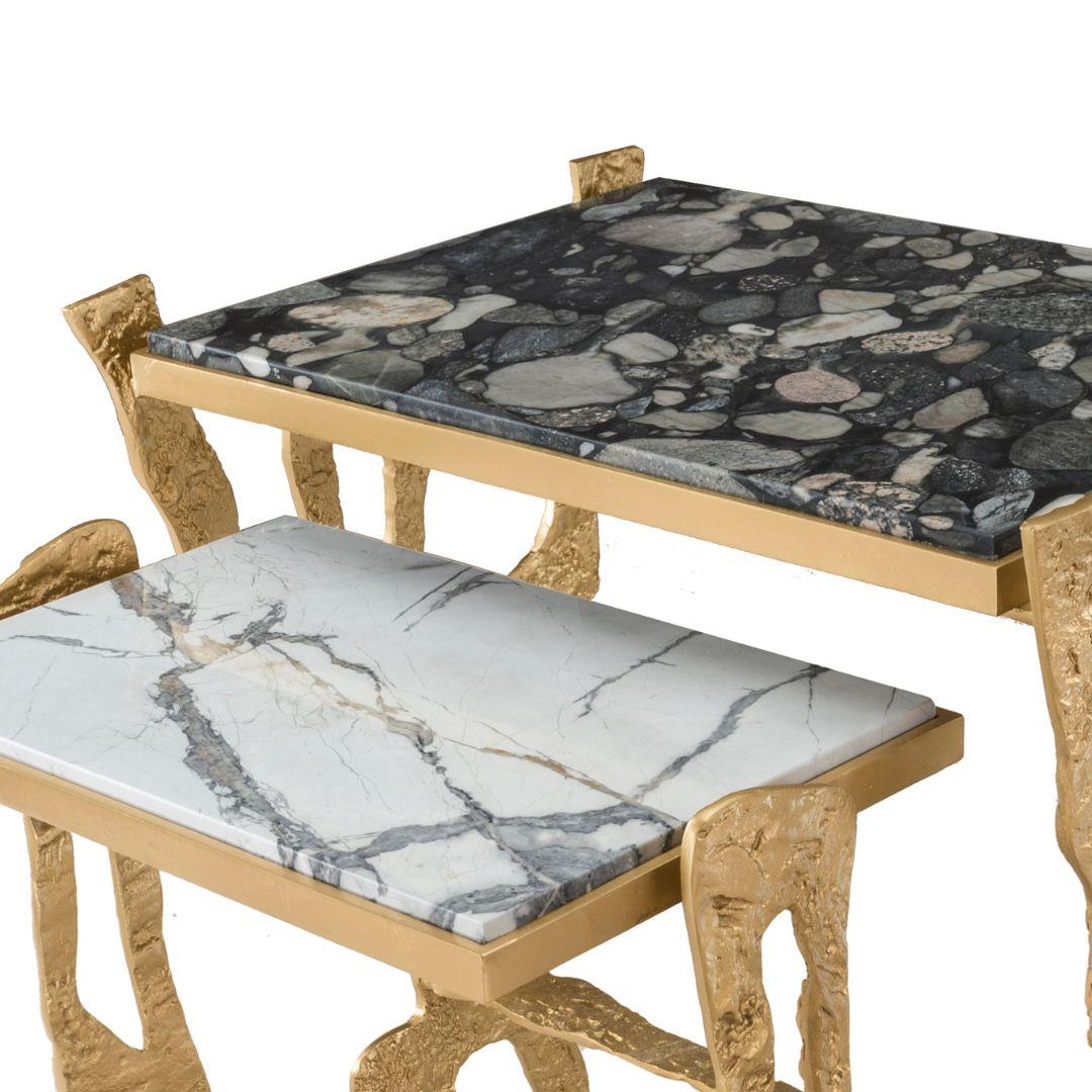 Connection II Ensemble de tables d'appoint en laiton et marbre en vente 1