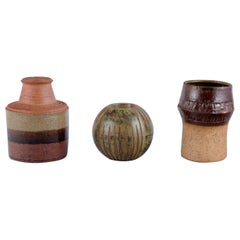Conny Walther et autres. Deux vases en céramique et un porte-bougies