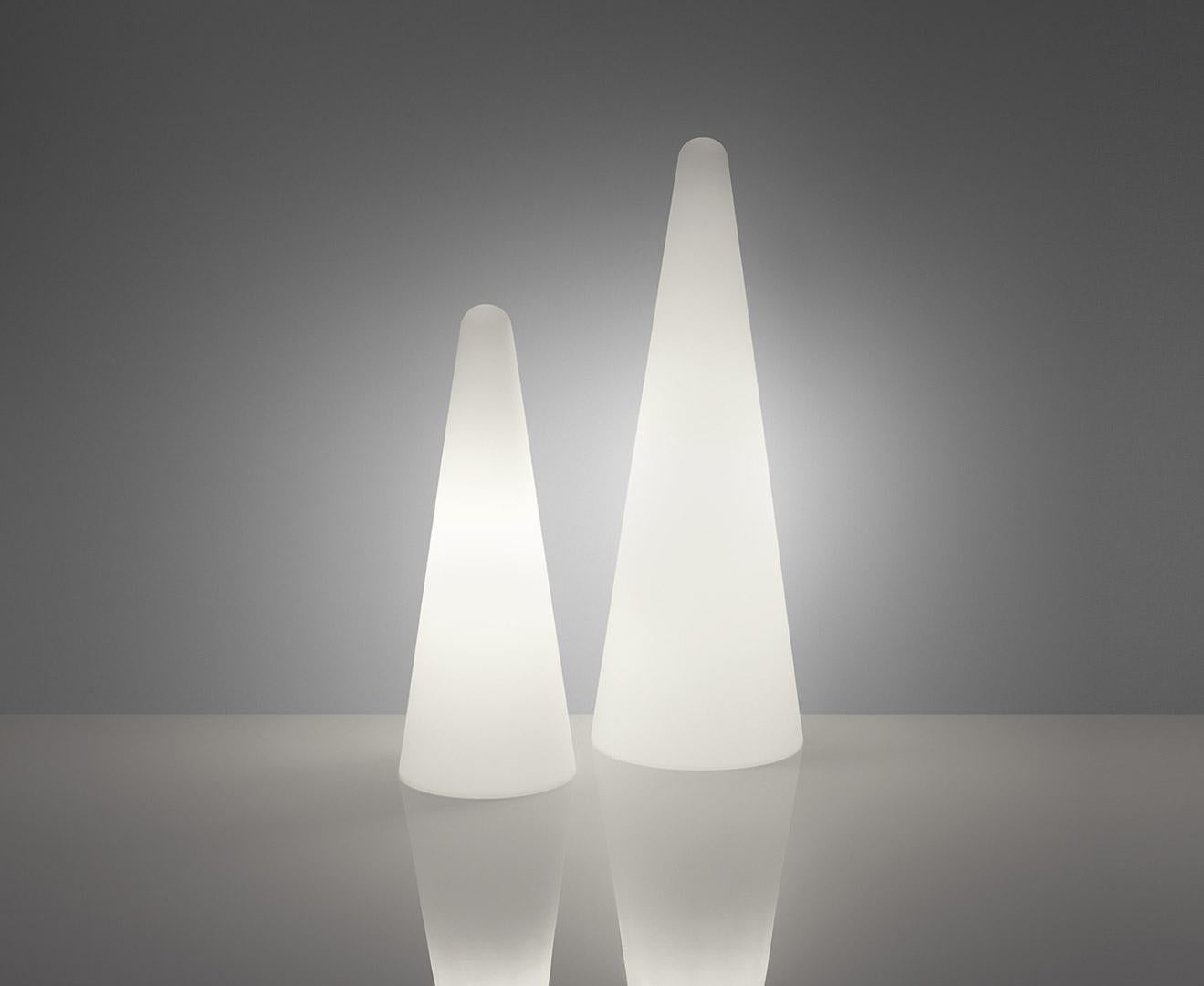 Cono Small Floor Lamp by SLIDE Studio
Dimensions: Ø 42 x H 113 cm.
Materials: Polyethylene.

Available in different sizes. Prices may vary. This product is suitable for indoor and outdoor use. All our lamps can be wired according to each country. If