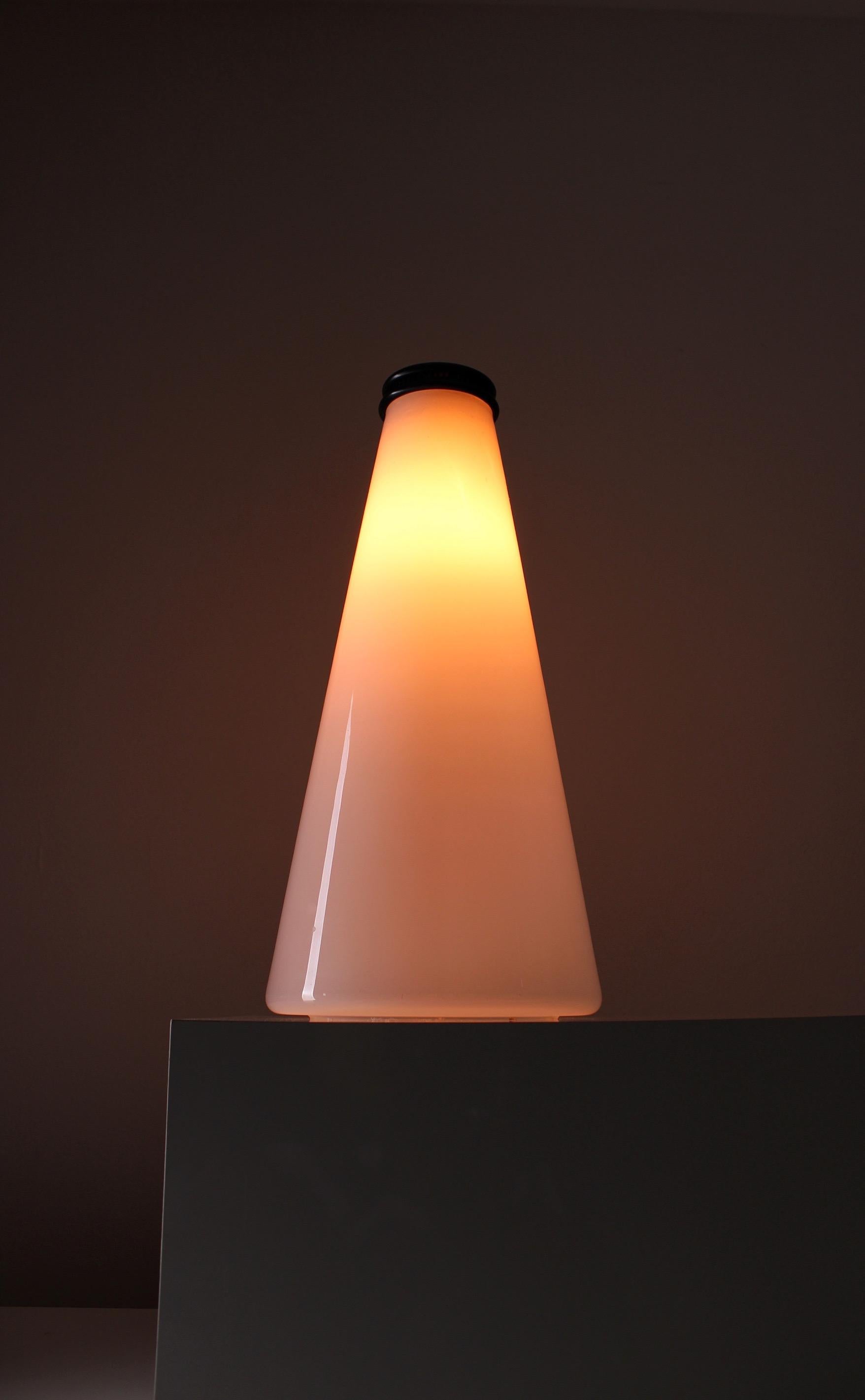Late 20th Century Cono table lamp by Ezio Didone for Arteluce, 1979 For Sale