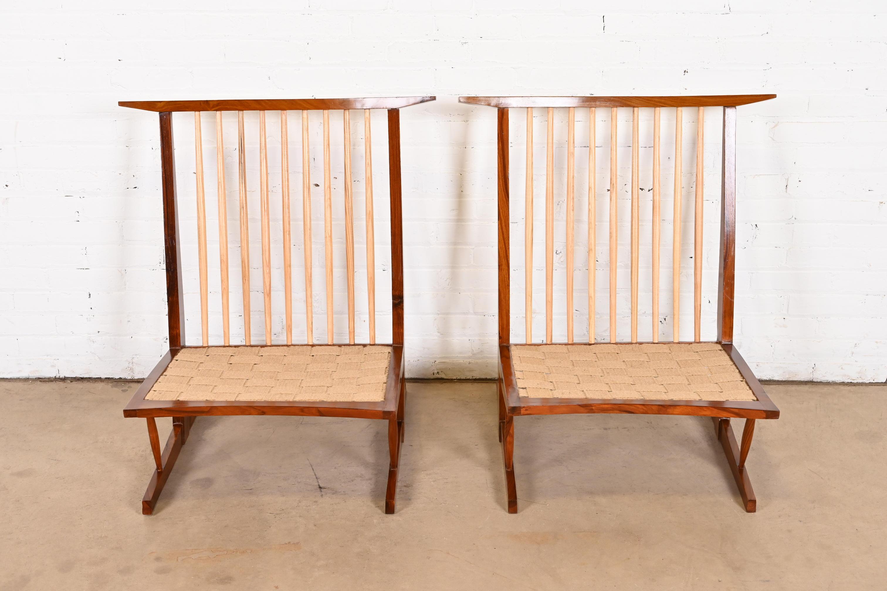Conoid Lounge Chairs in Sculpted Walnut After George Nakashima, Pair 4