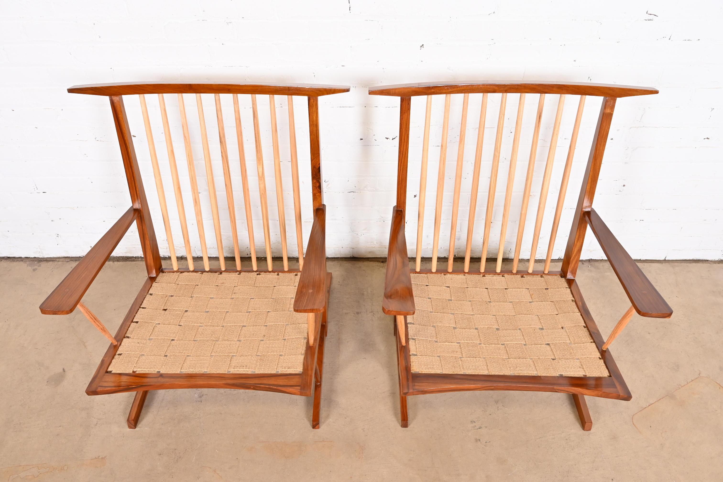 Conoid Lounge Chairs in Sculpted Walnut After George Nakashima, Pair For Sale 5