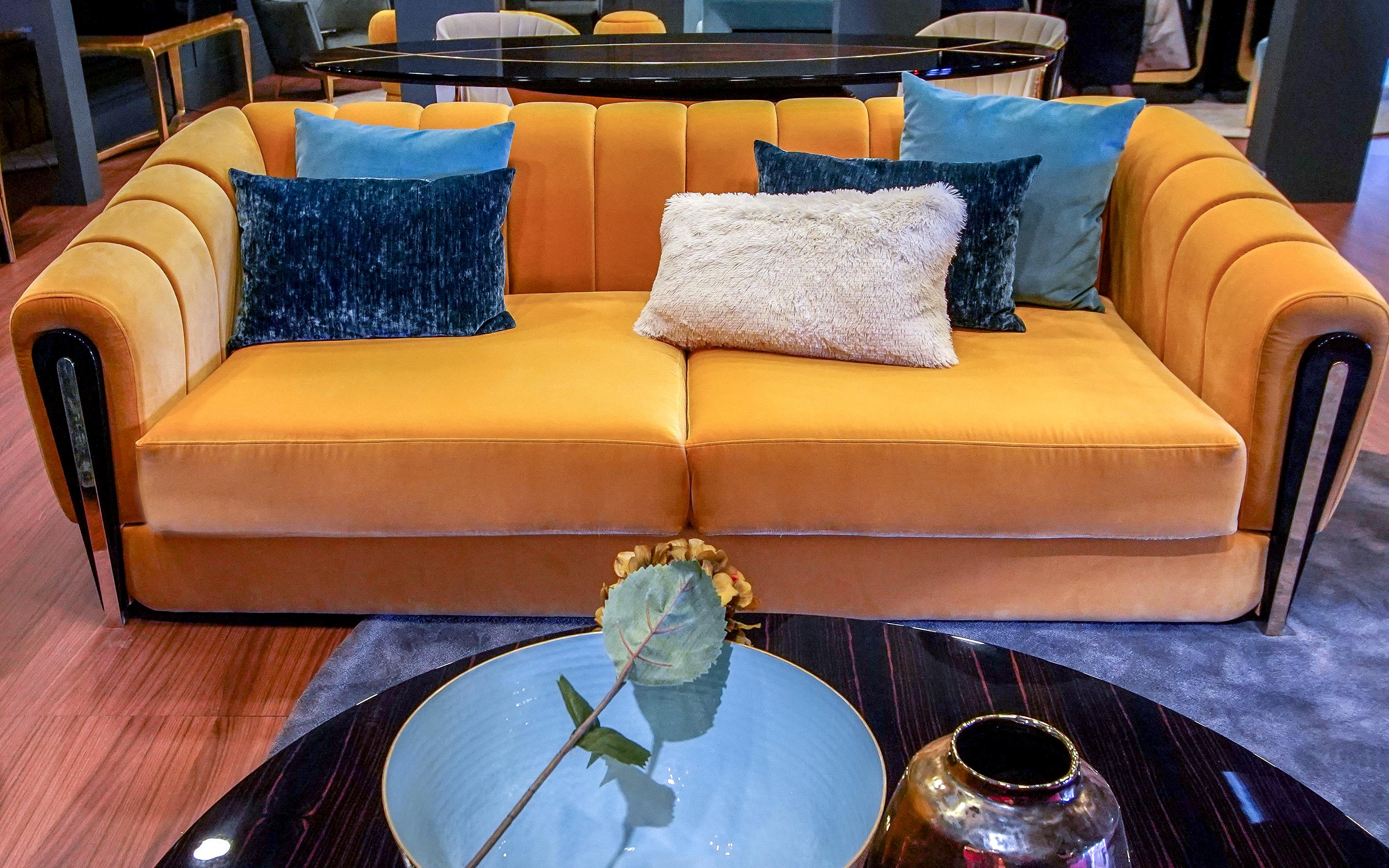 Fatto a mano Conquista Sofá in vendita