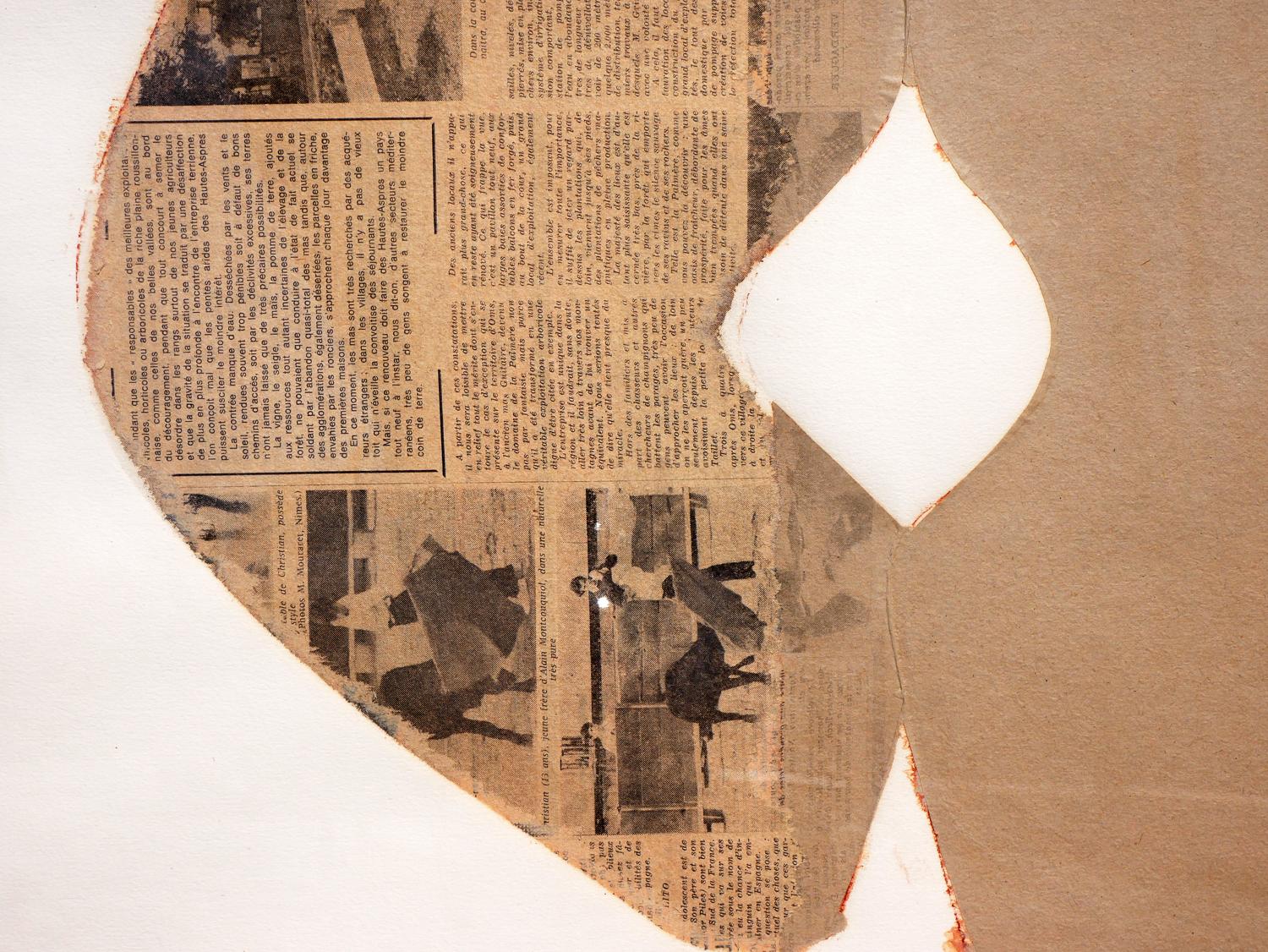 „Ibiza“ Braune und neutral getönte abstrakte minimalistische Zeitungsdruck-Collage Ed. 12/35 im Angebot 2