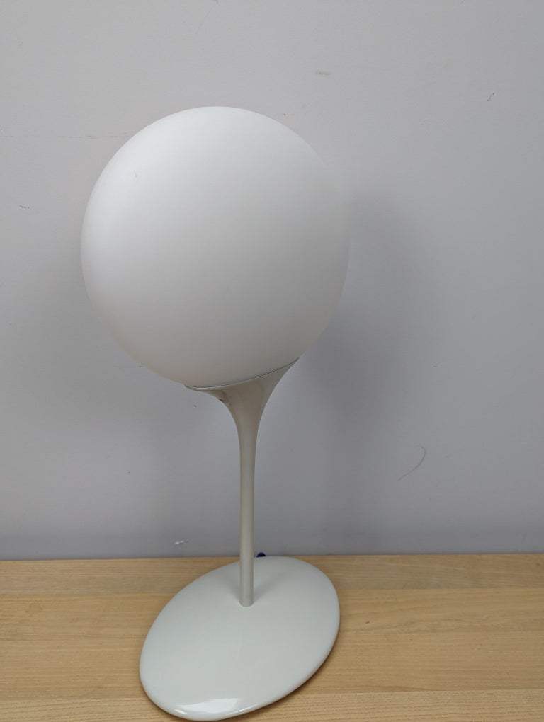 fjer inch død Conran Lighting Nimbus Bedside Table Lamp For Sale at 1stDibs