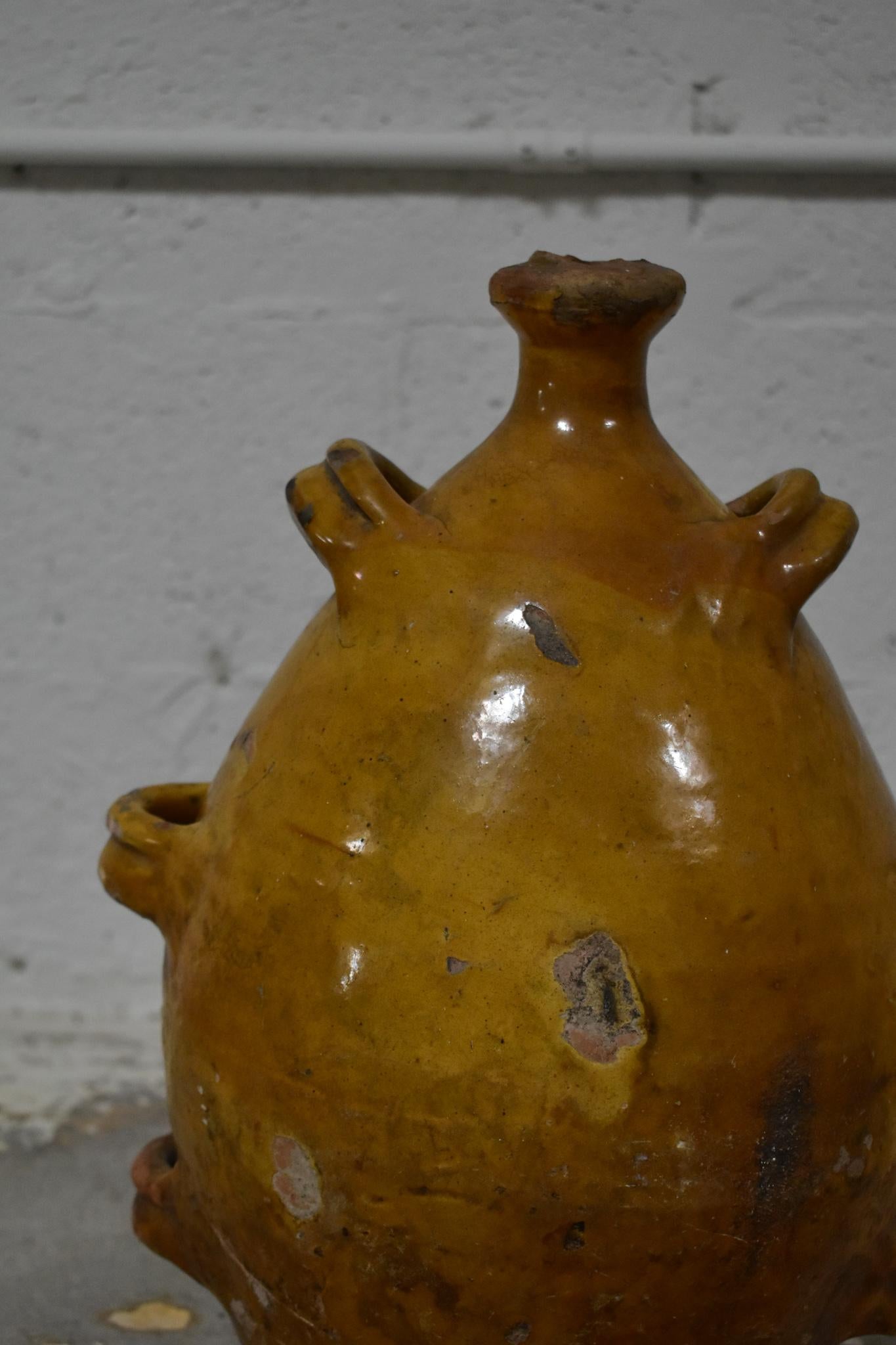 Terracotta Caraffa di Oliver di Conscience in vendita