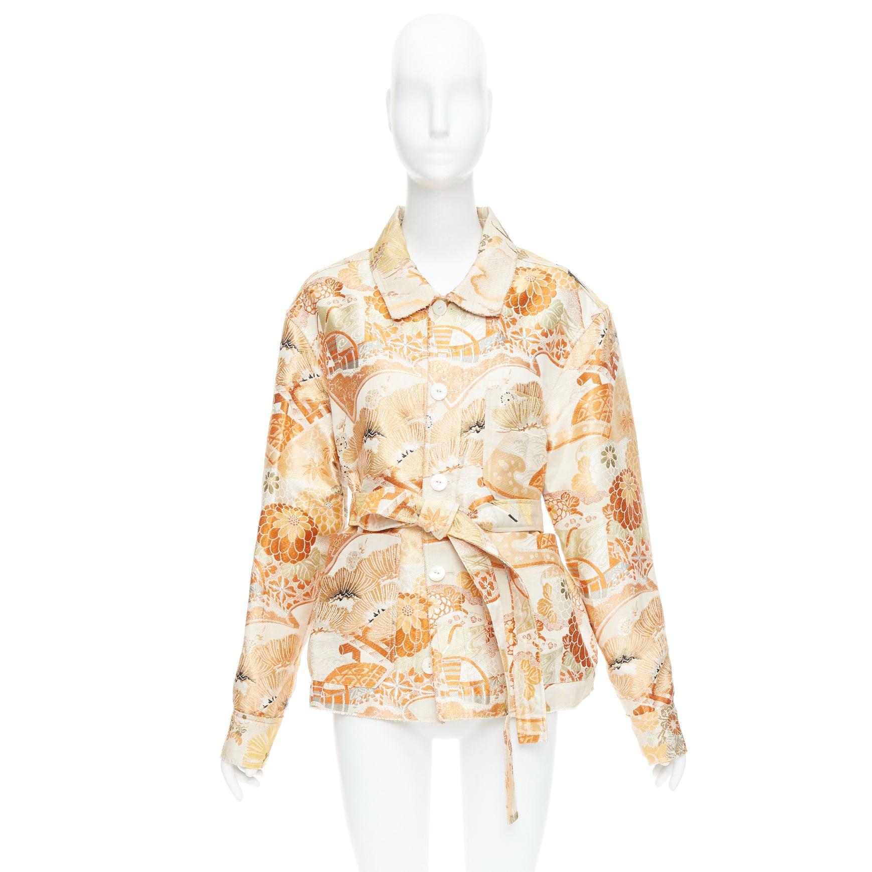 CONSIDERED OBJECTS 142 Lane Crawford manteau en jacquard oriental grue orange en vente 5