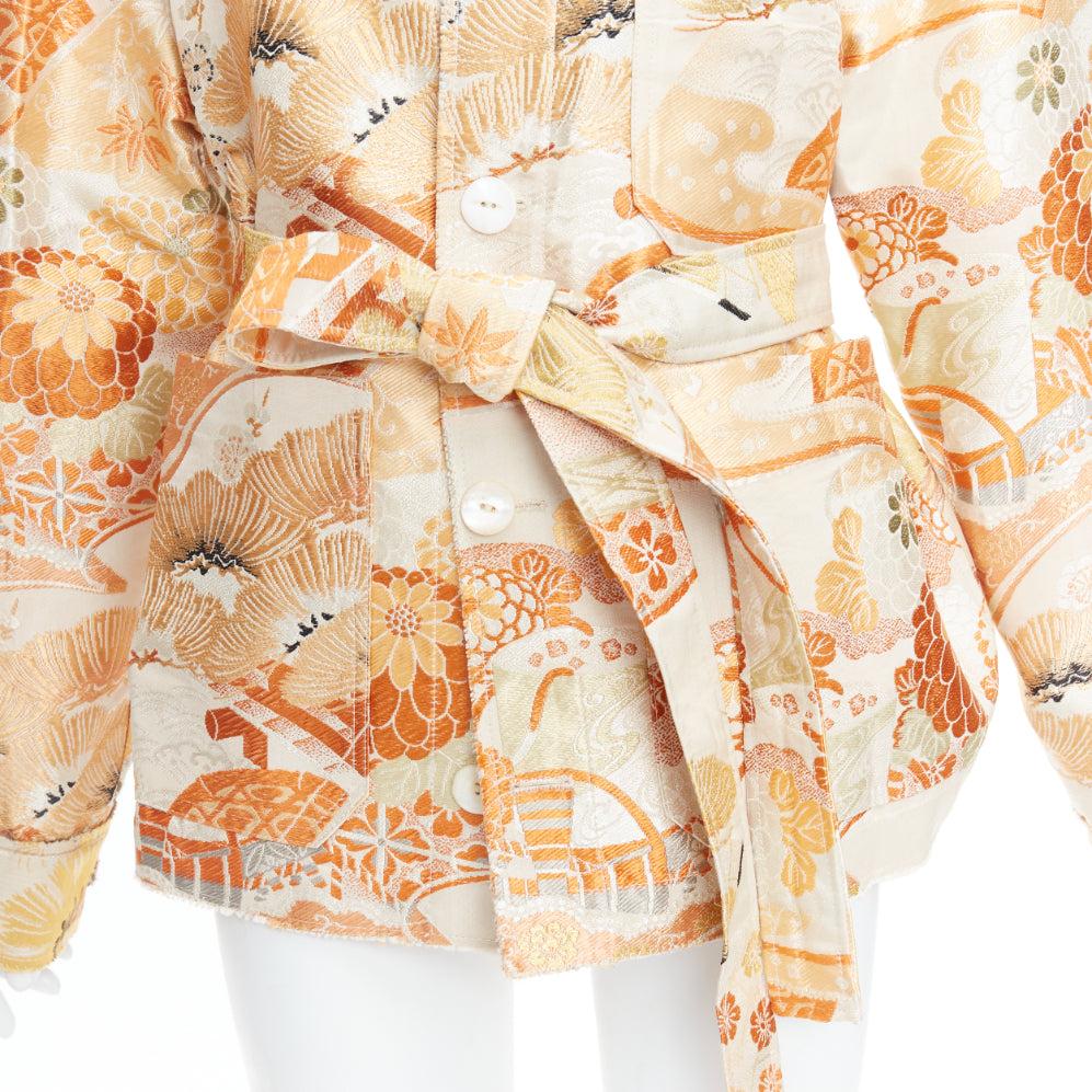 CONSIDERED OBJECTS 142 Lane Crawford manteau en jacquard oriental grue orange en vente 3