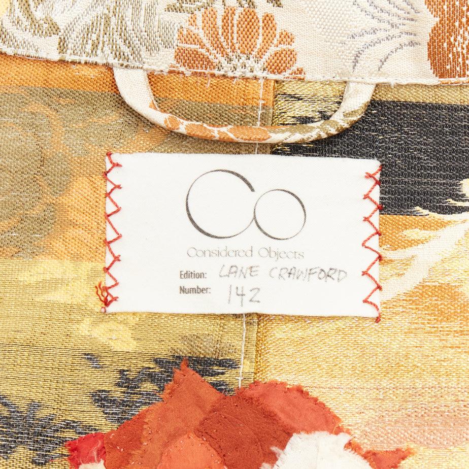 CONSIDERED OBJECTS 142 Lane Crawford manteau en jacquard oriental grue orange en vente 4