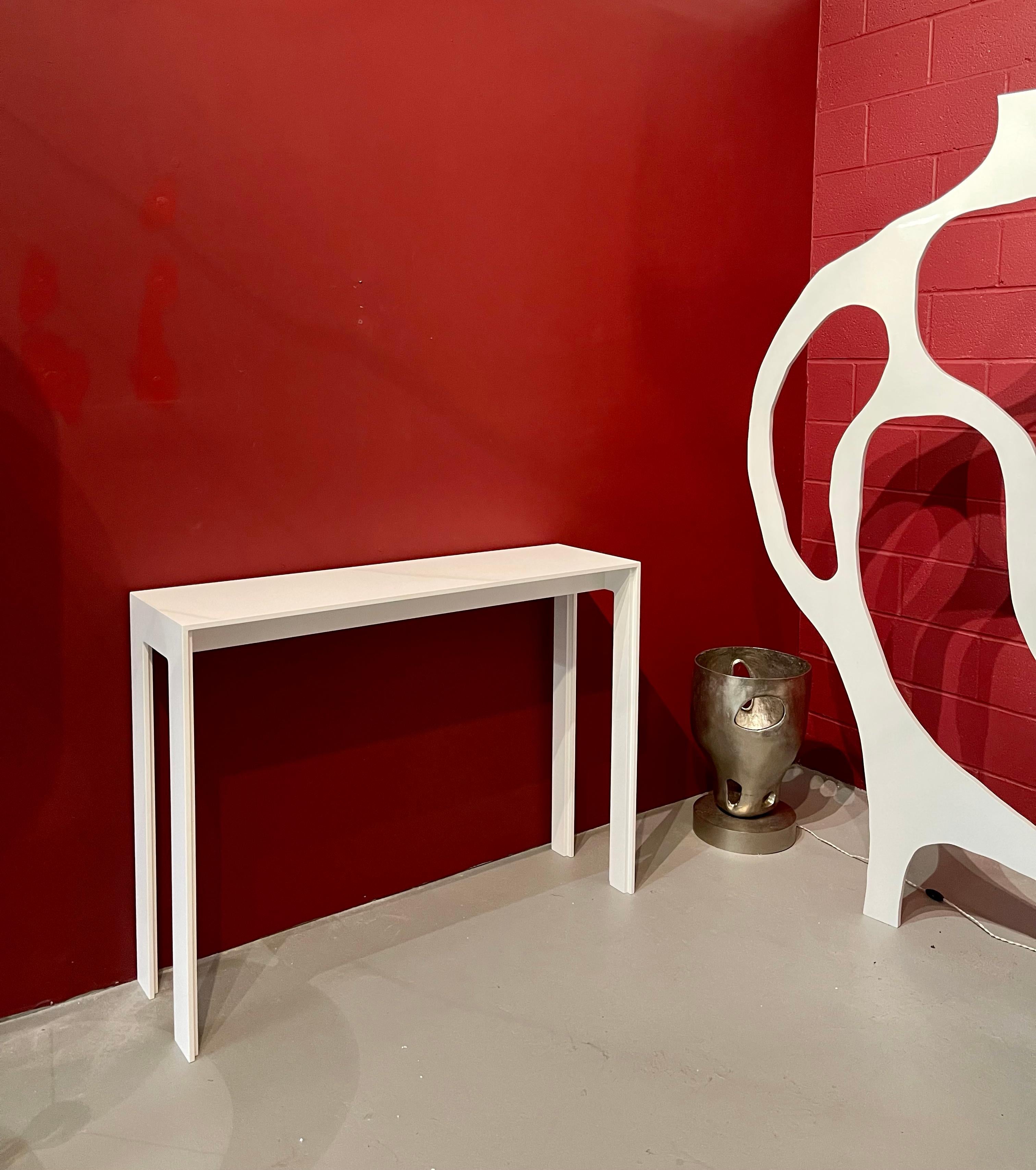 Console 05 in Corian In New Condition For Sale In New York, NY